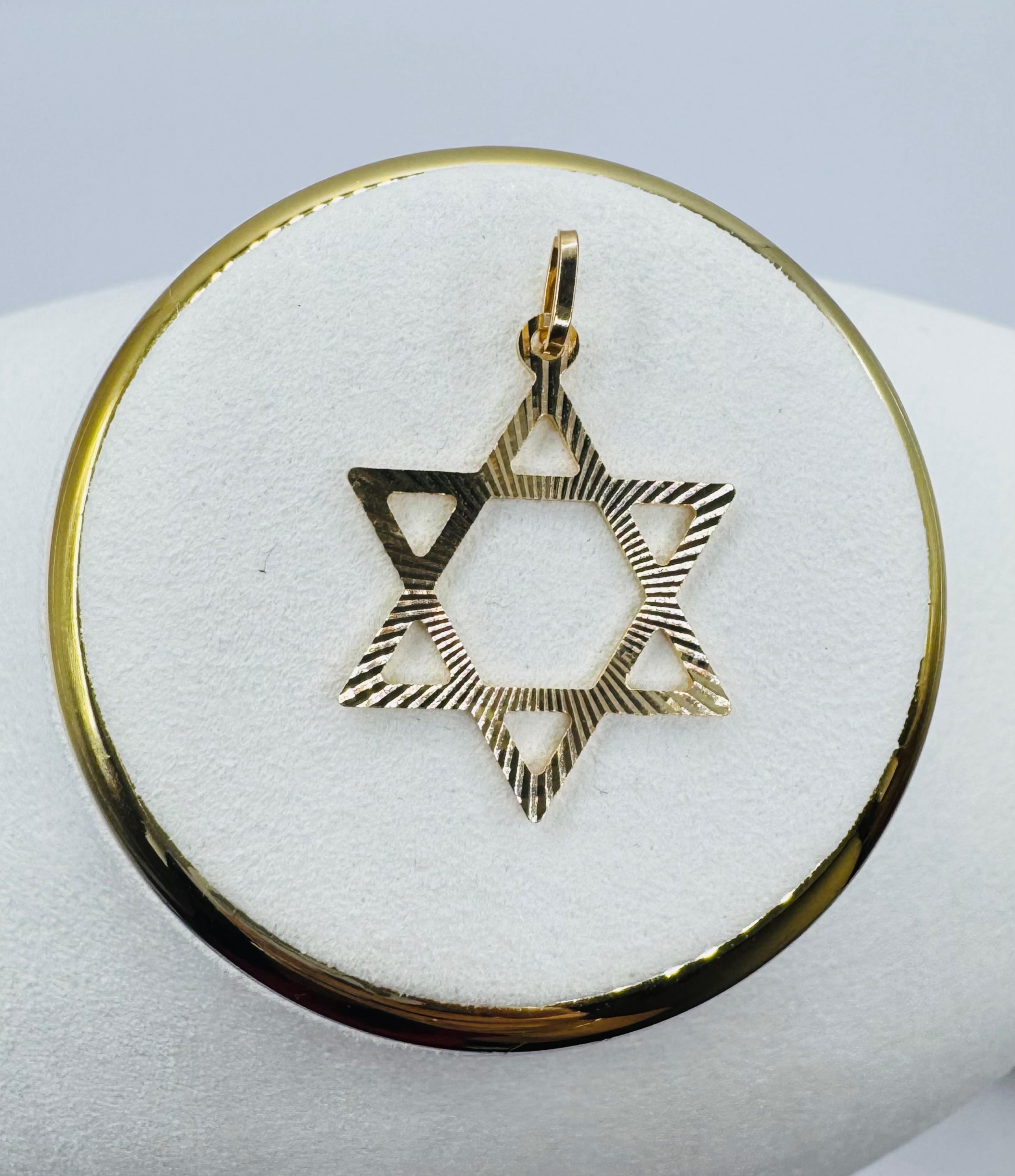 Star of David Charm 18k