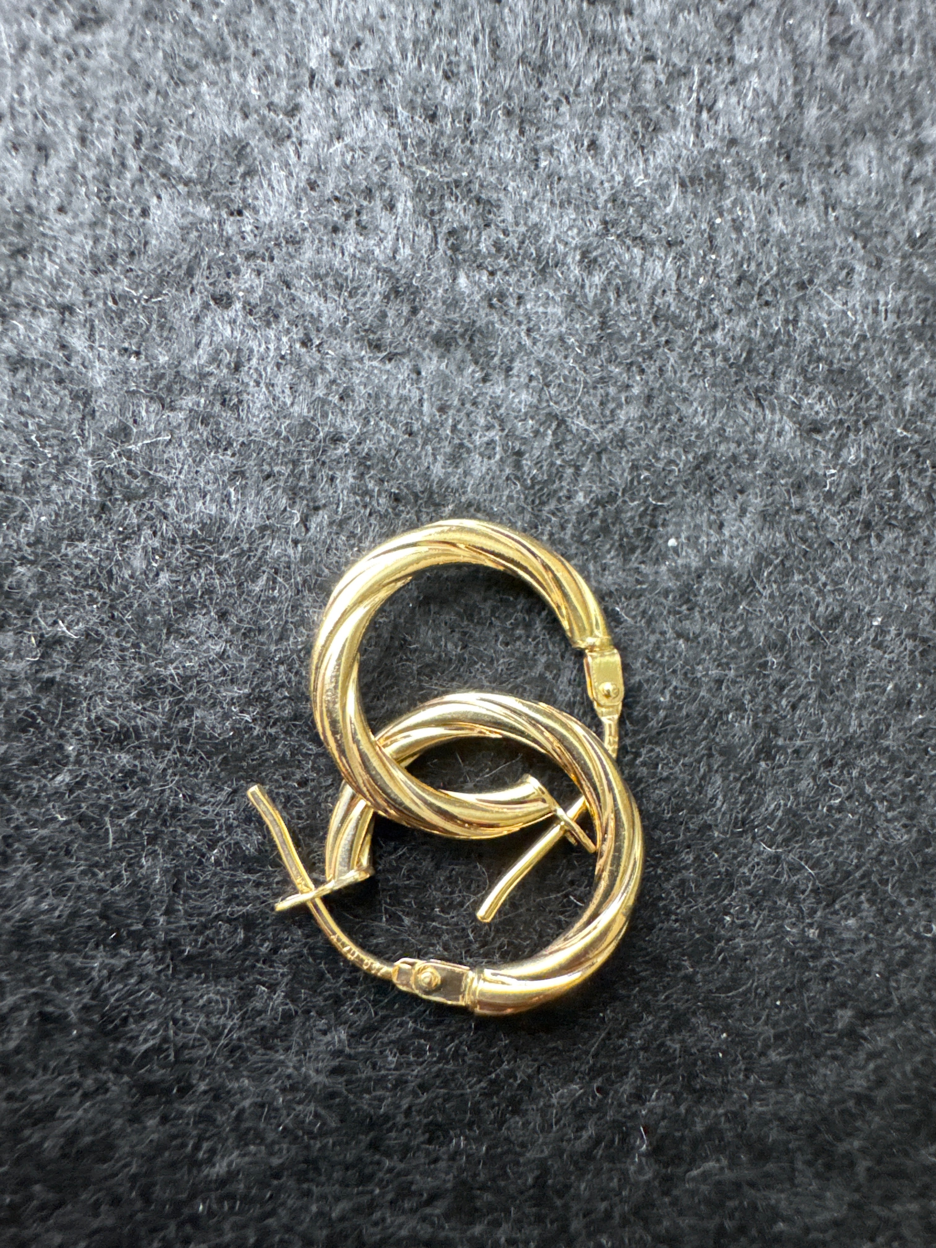 Small Twisted Hoops 18k