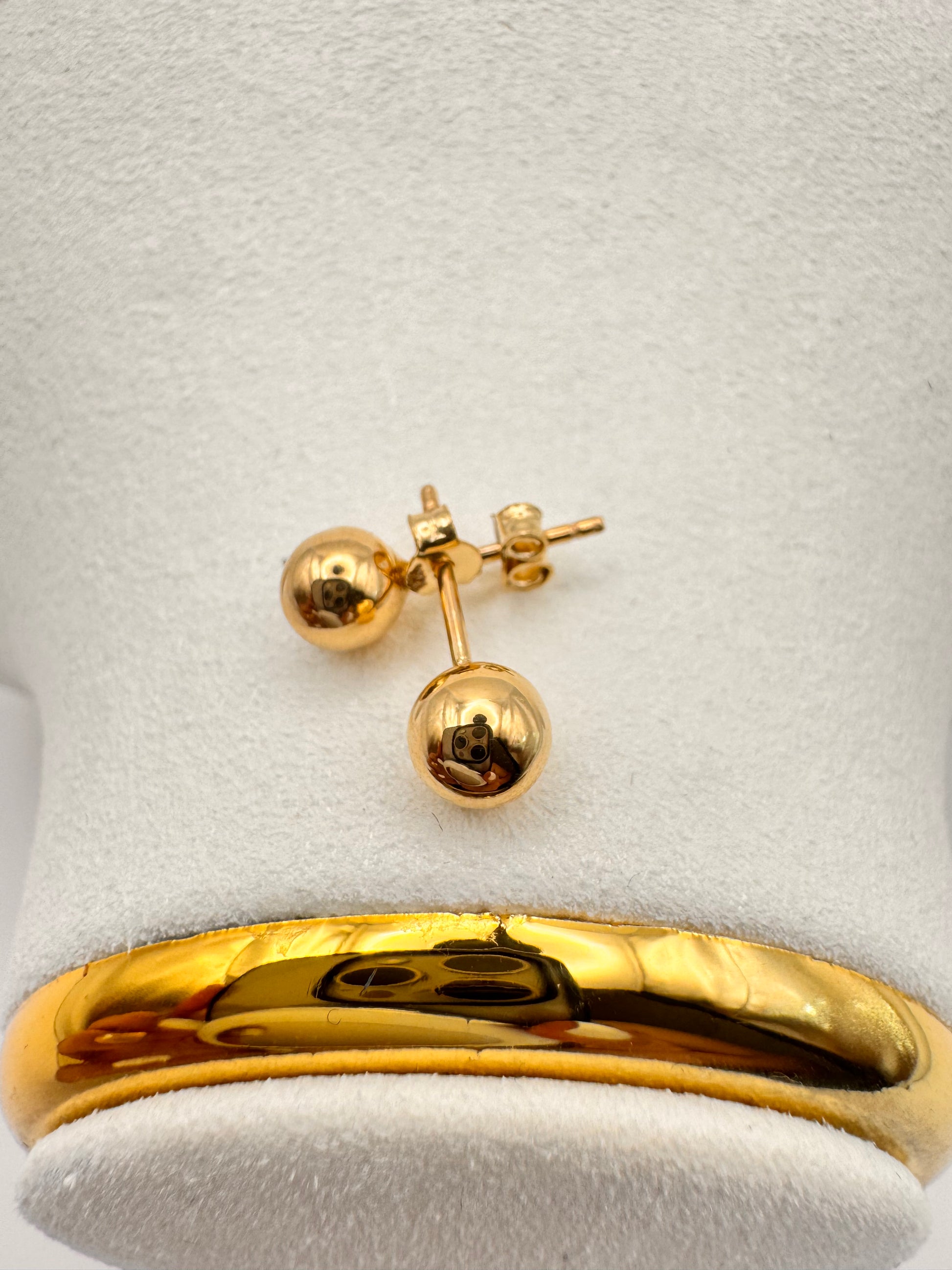 Plain Stud Earrings 18k