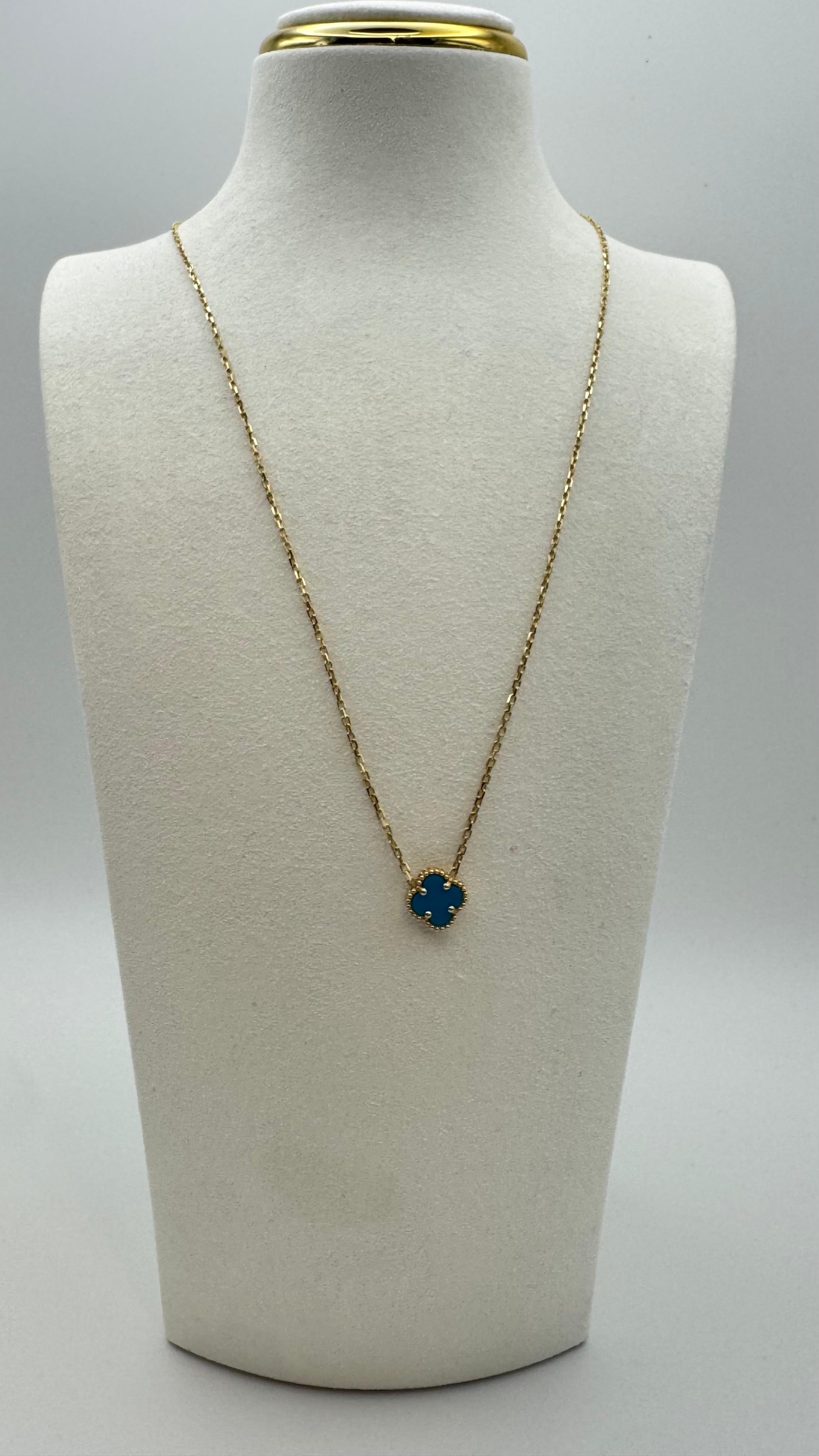 Blue Clover Chain 18k