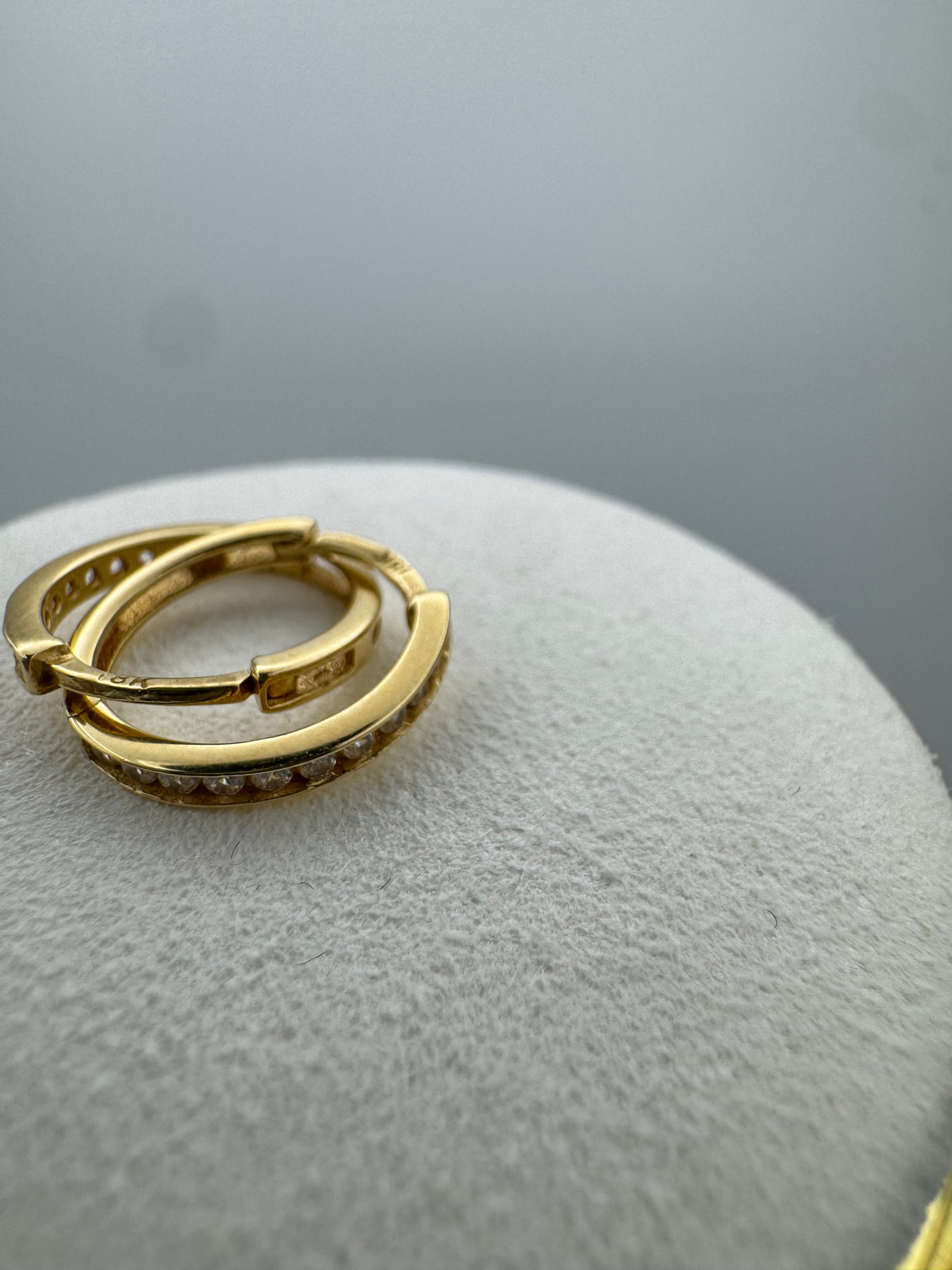 Point of Light Earrings 18k