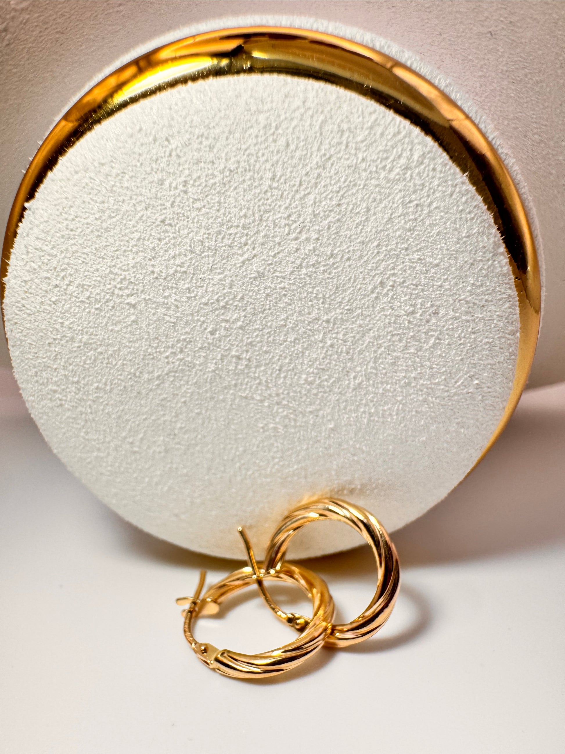 Small Twisted Hoops 18k