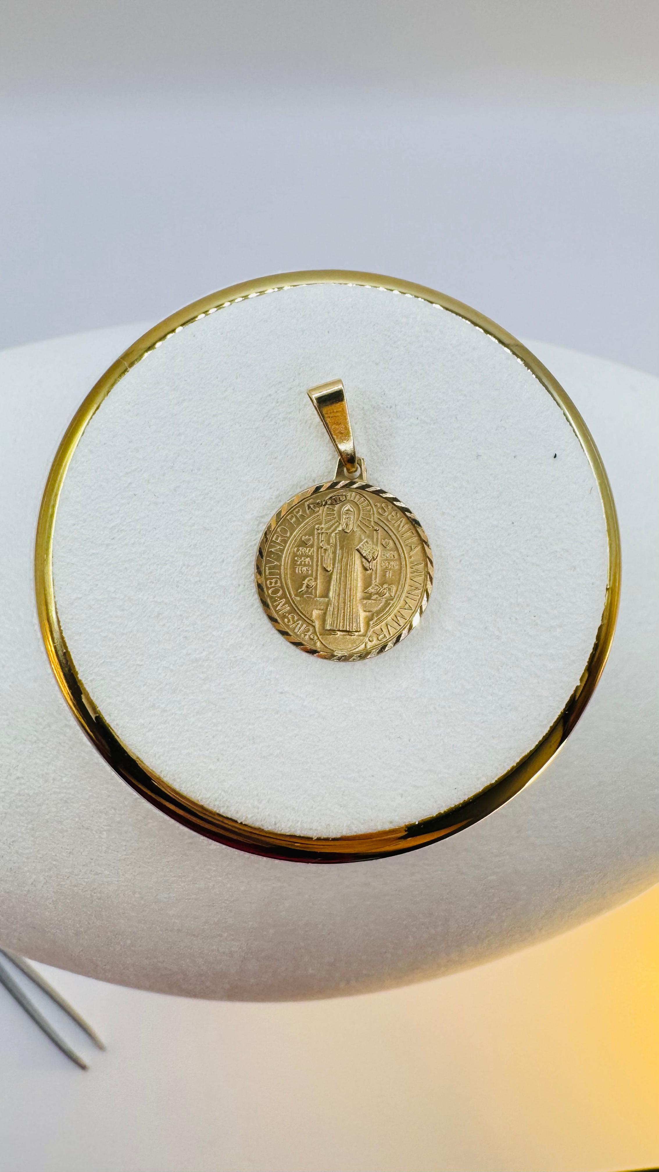 San Benito de Palermo Charm 18k