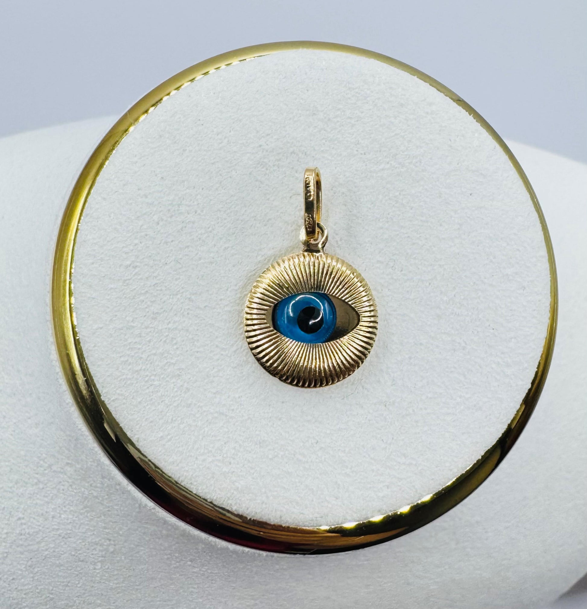 Iris Eye Charm 18k