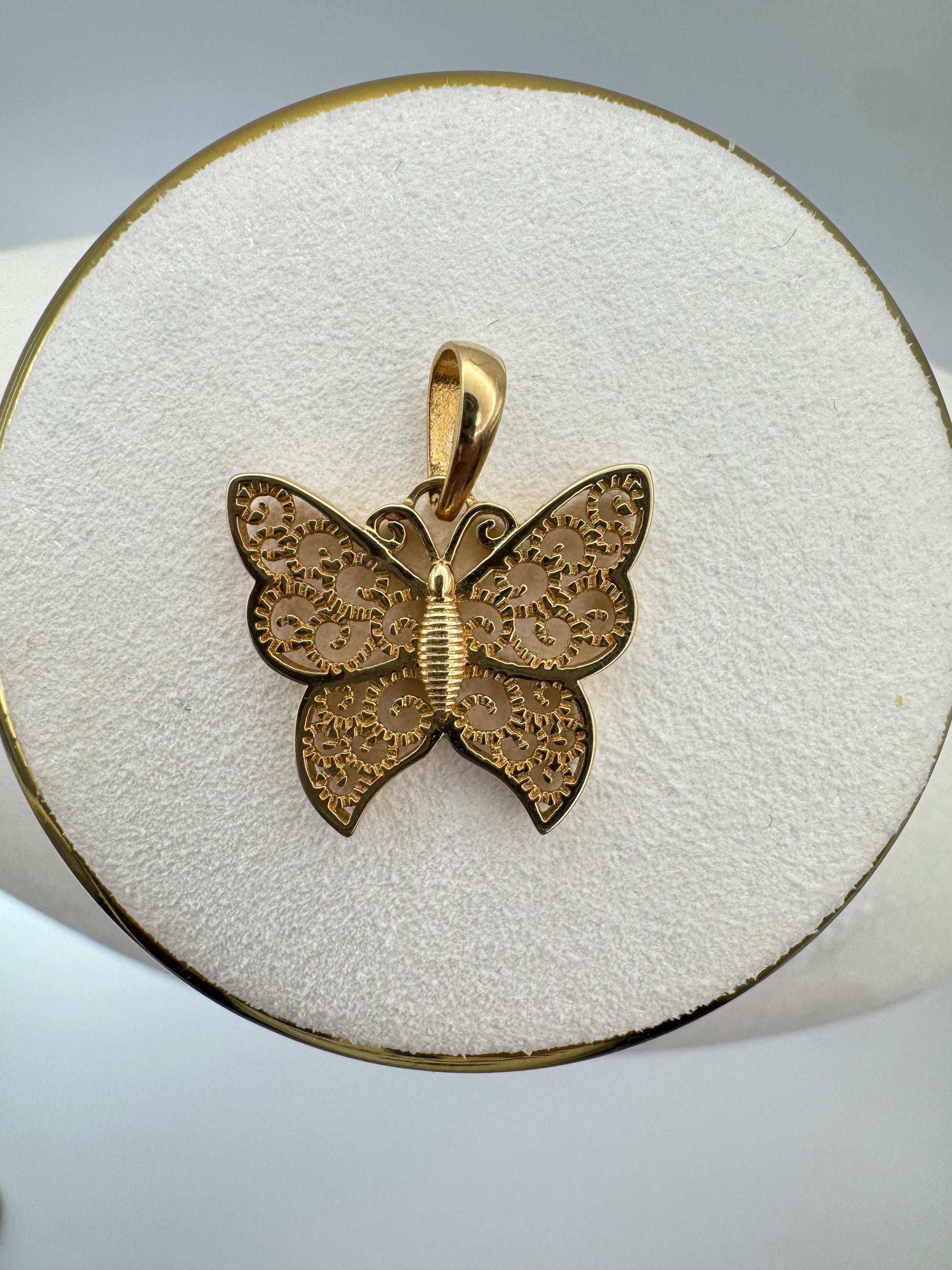 Butterfly-Shaped Charm 18k
