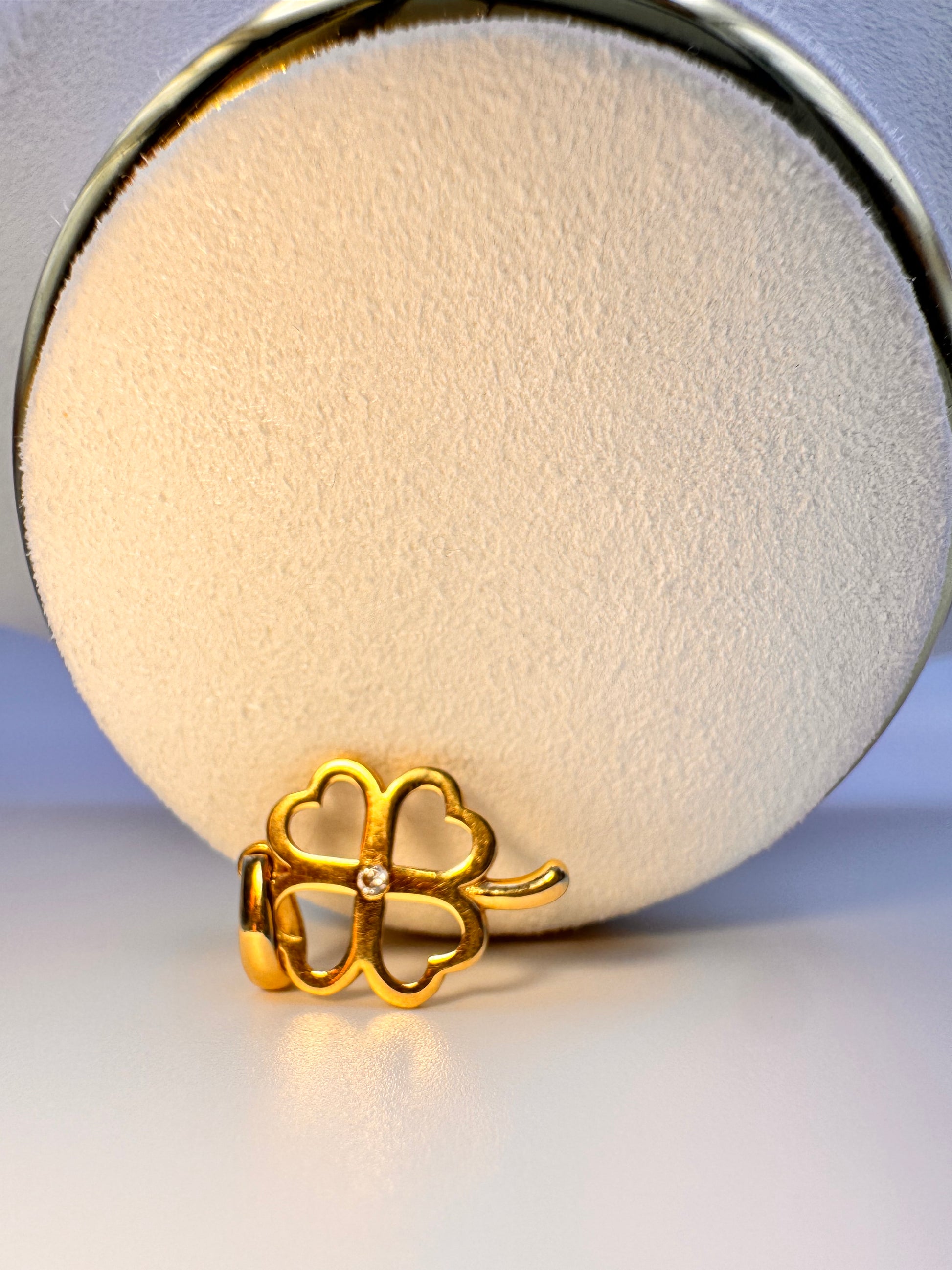 Four Leaf Clover Charm 18k