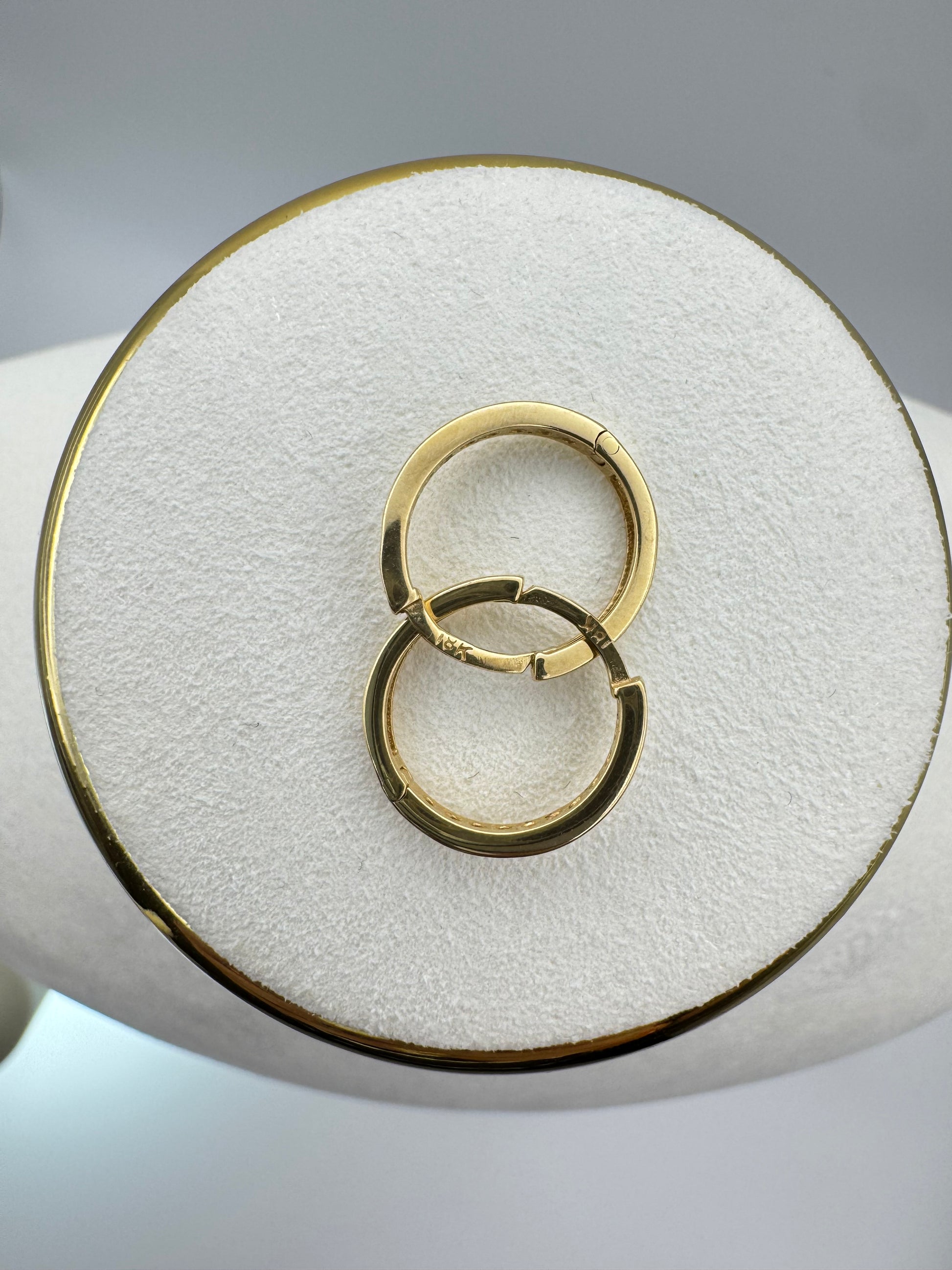 Point of Light Earrings 18k