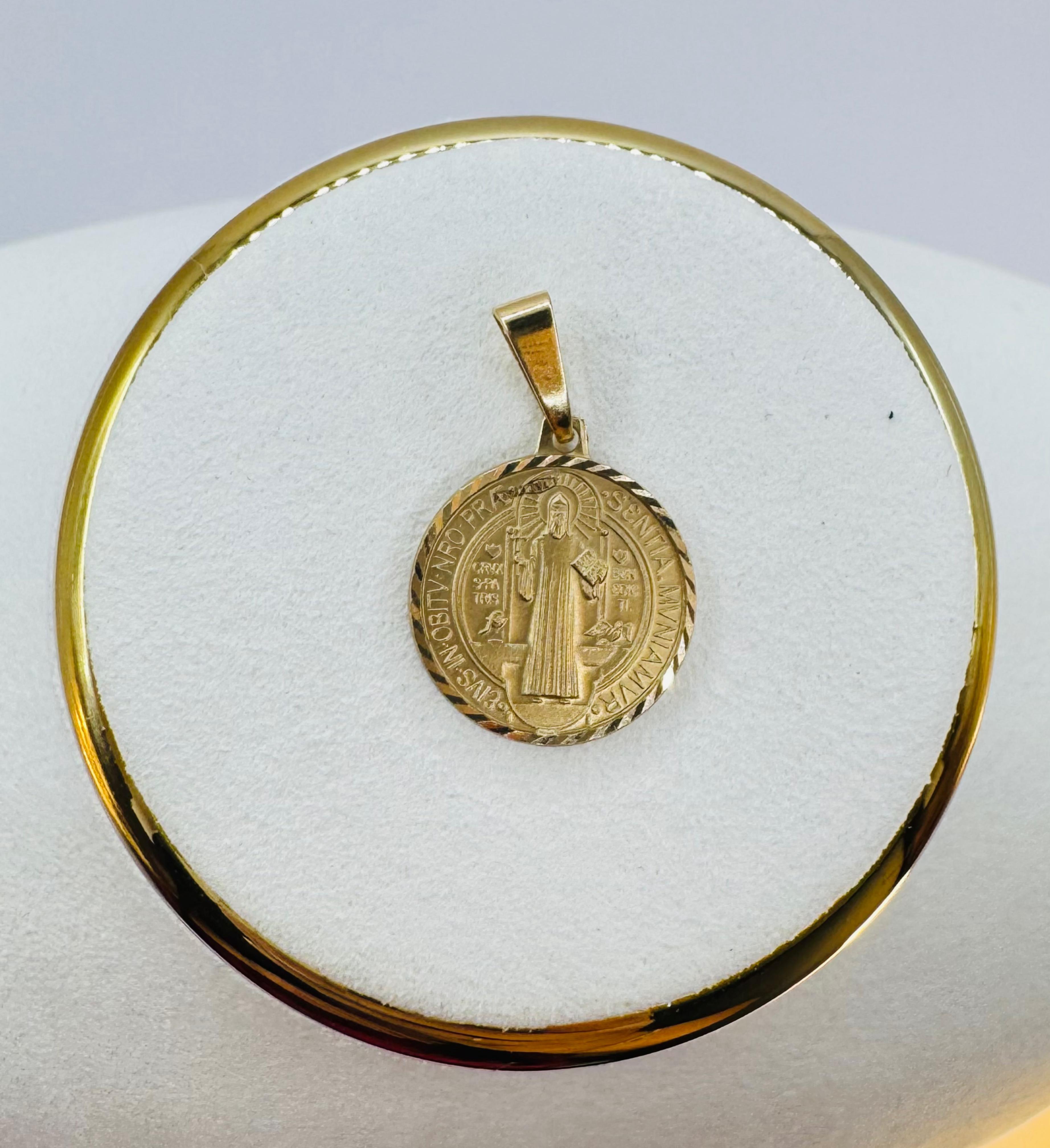 San Benito de Palermo Charm 18k
