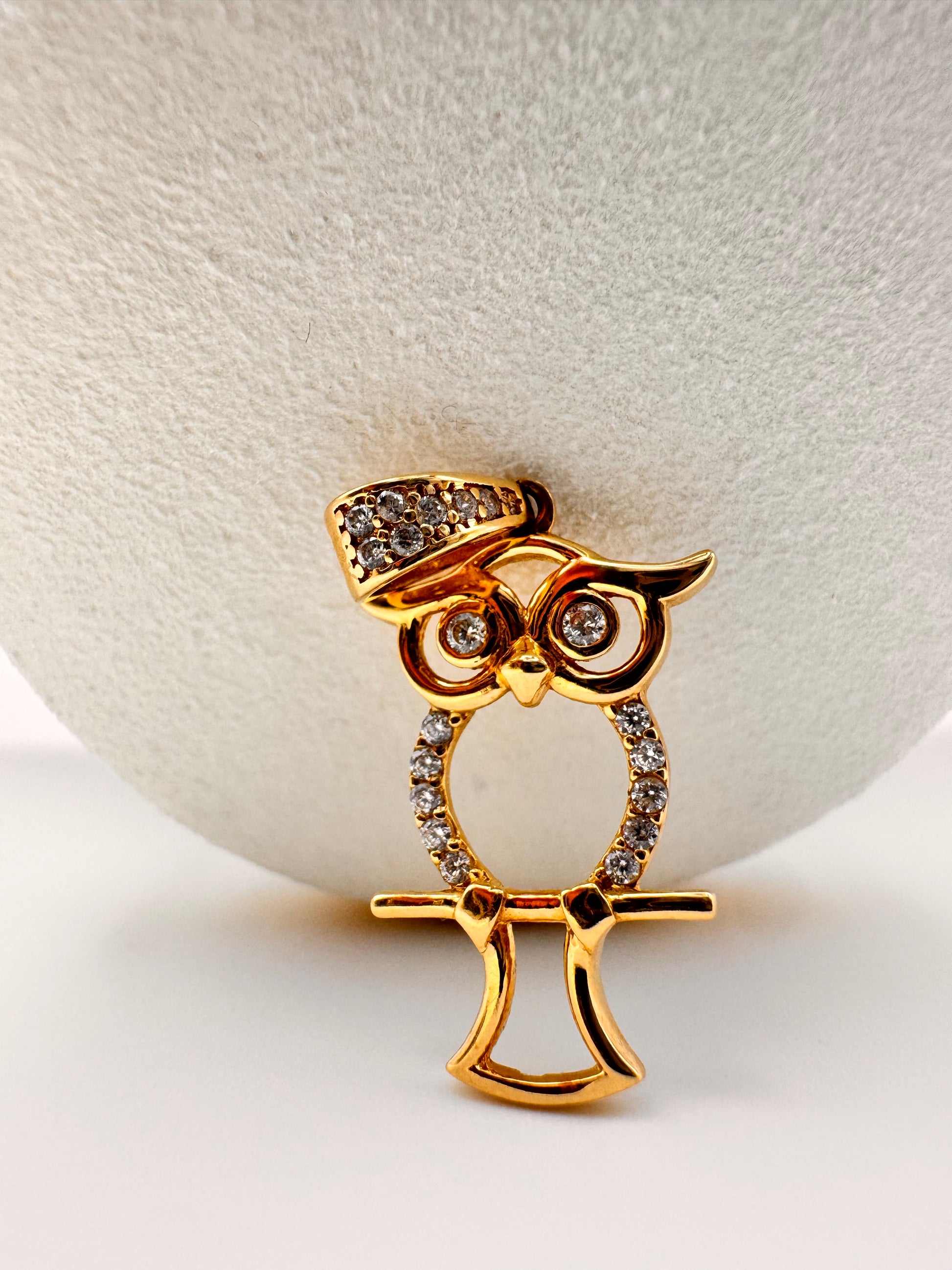 Owl-Shaped Charm 18k