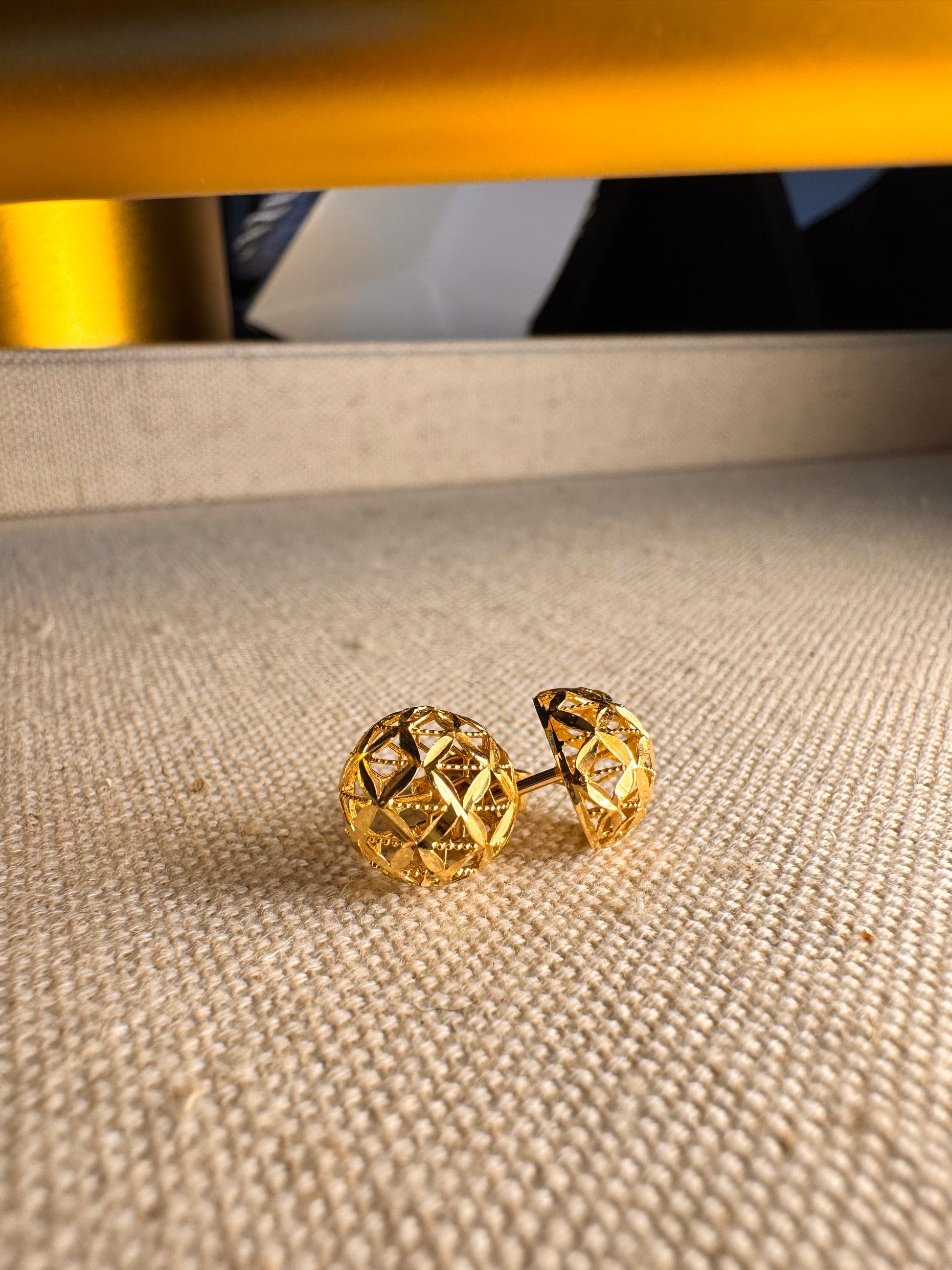 Earrings Half of World 18K