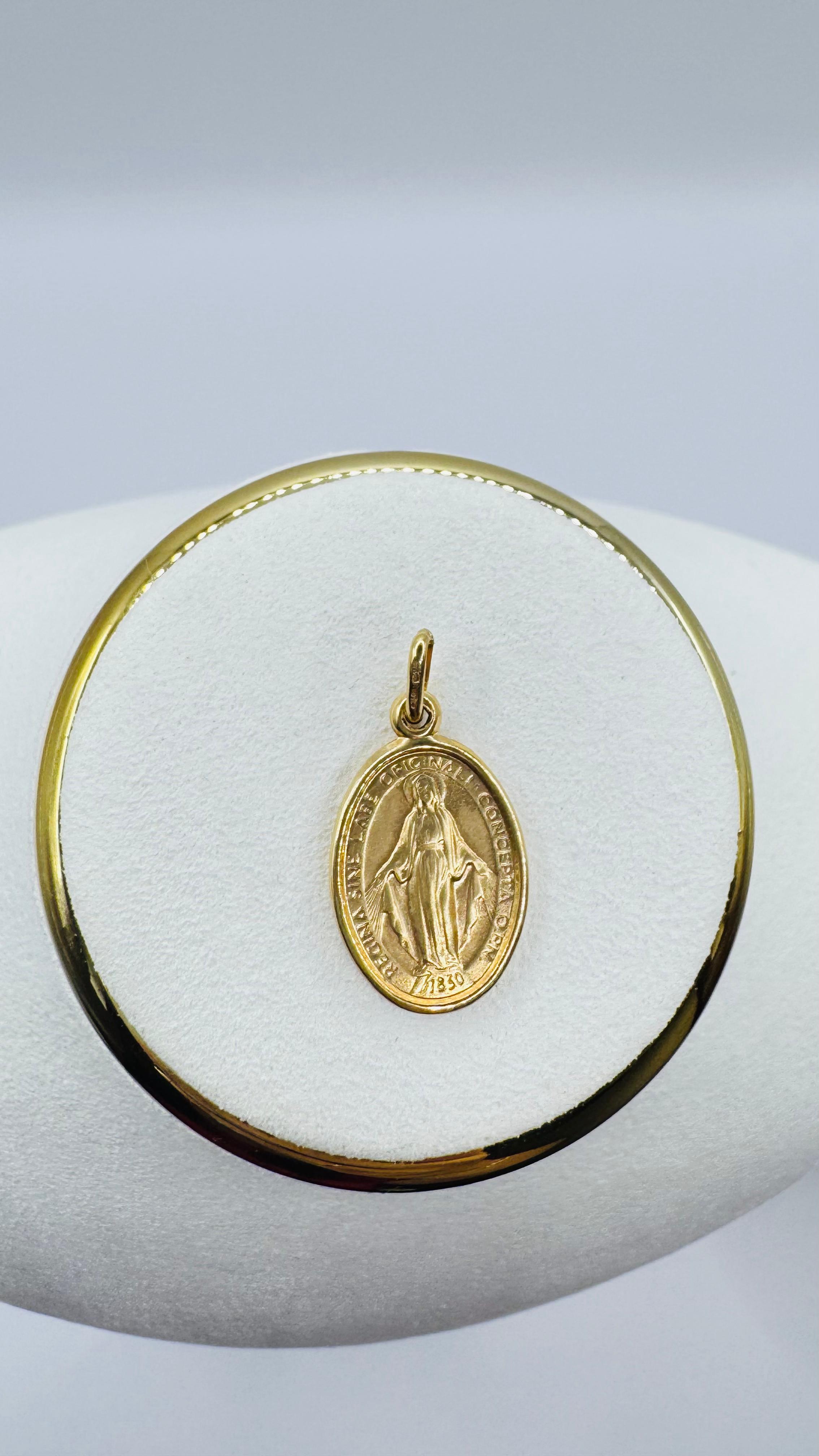 Medium Miraculous Virgin Charm 18k