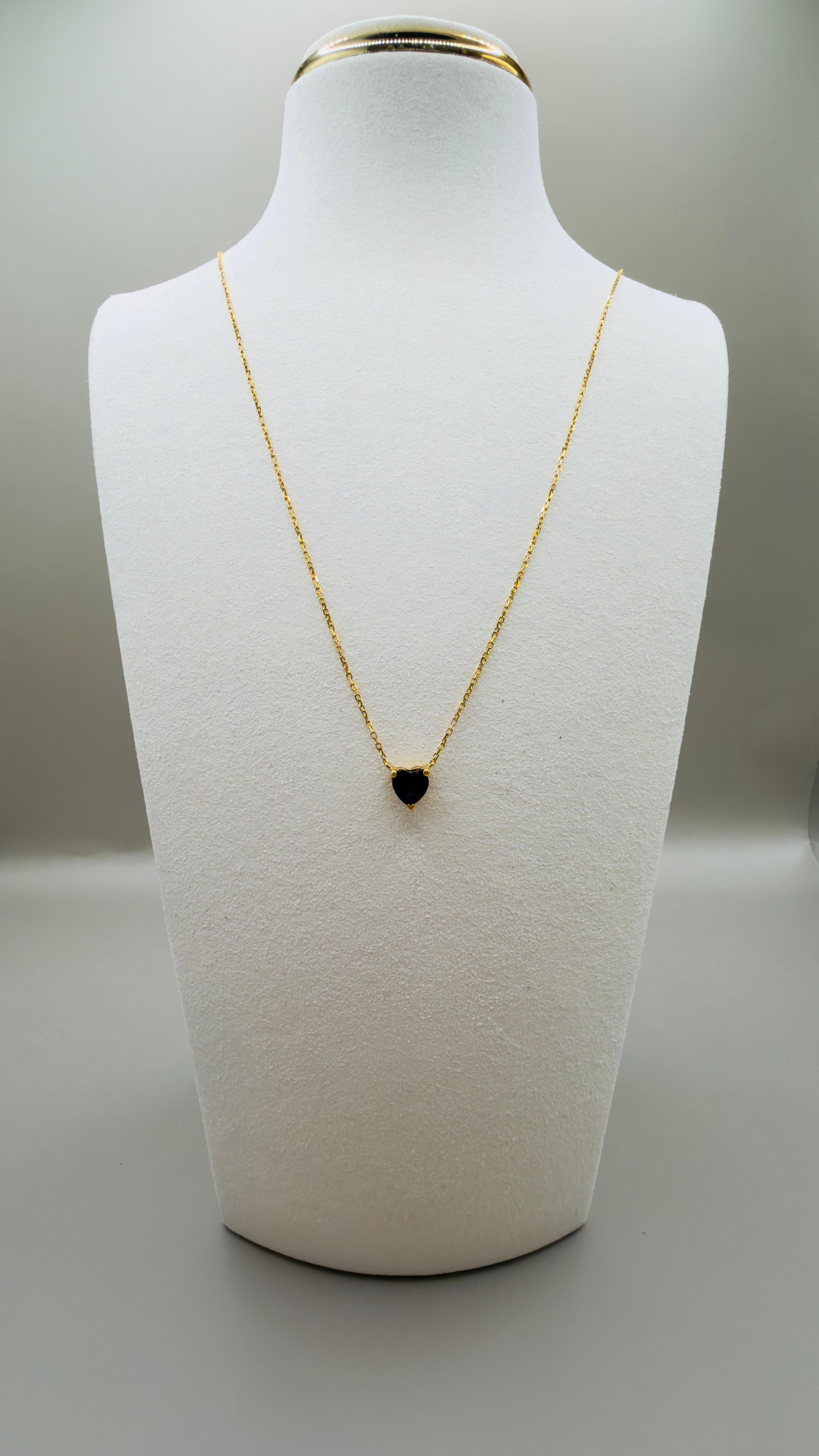 Zafiro Heart Chain 18k