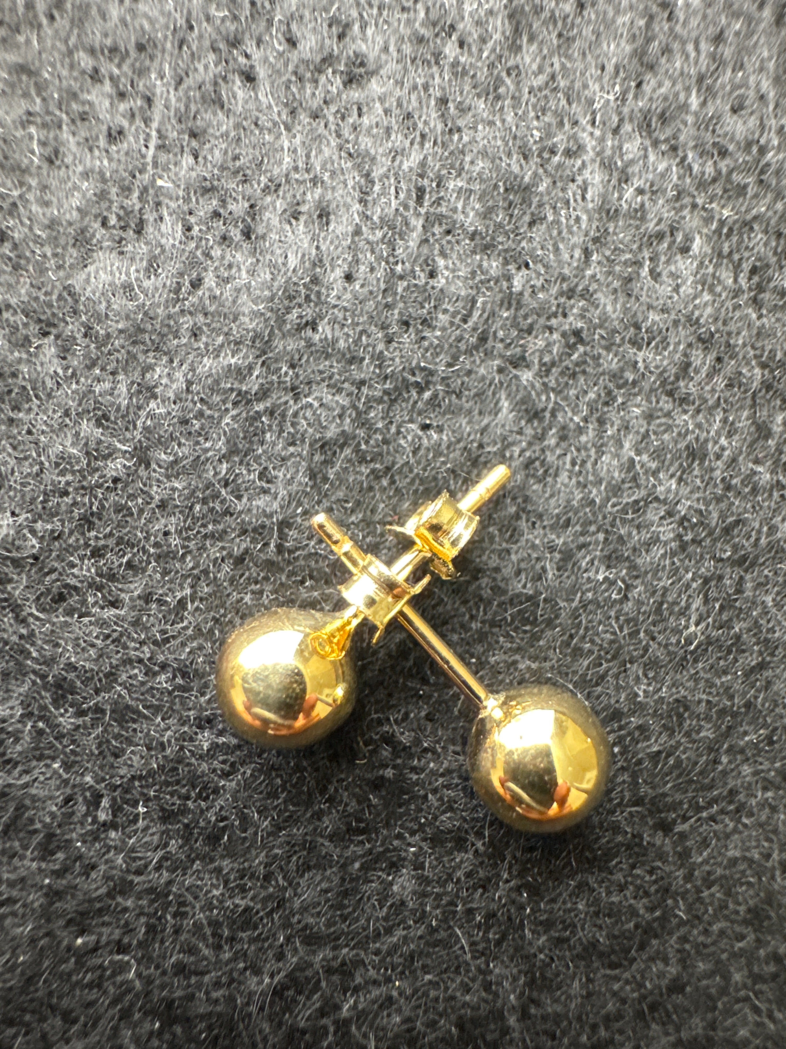 Plain Stud Earrings 18k