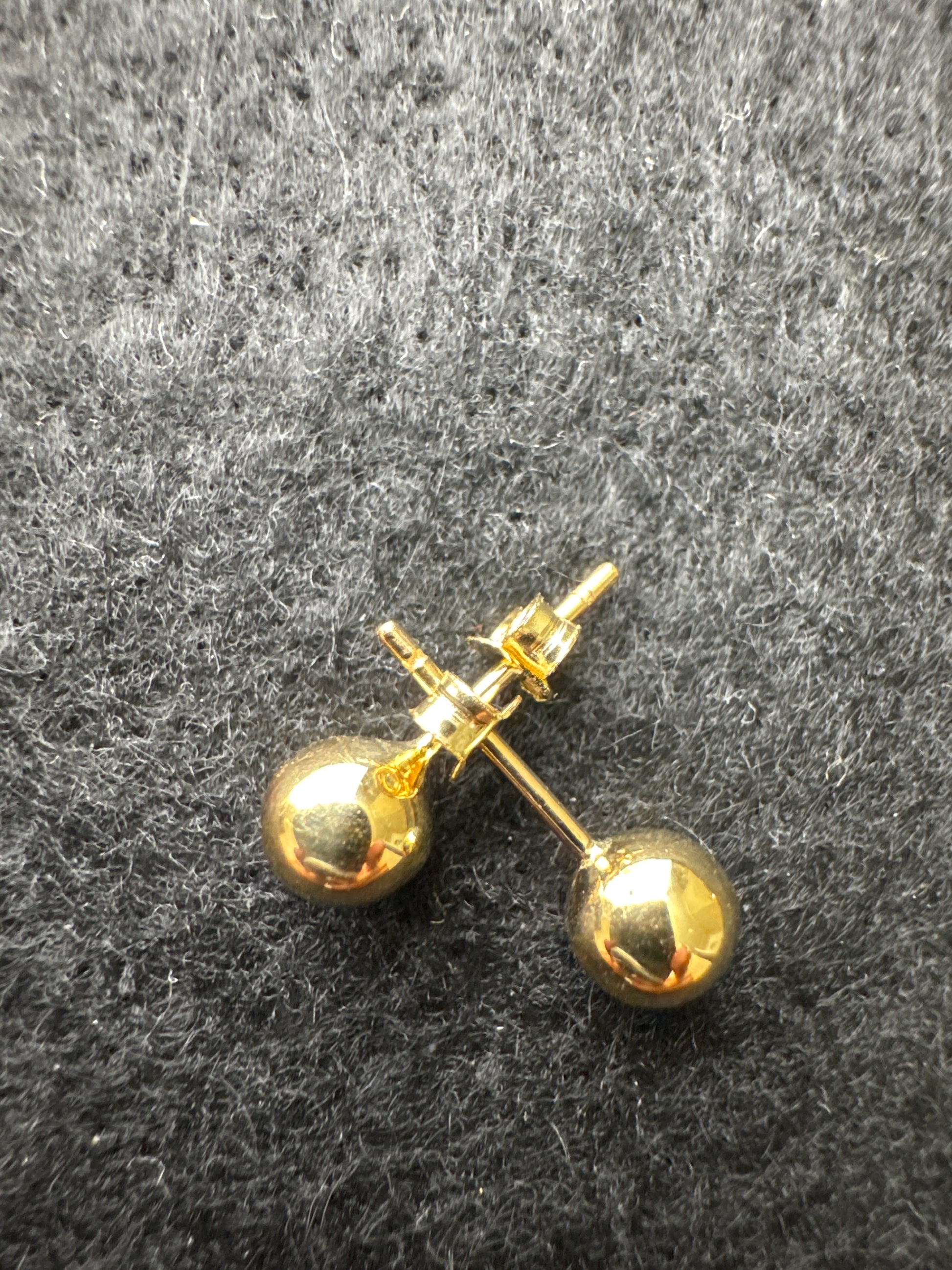 Plain Stud Earrings 18k