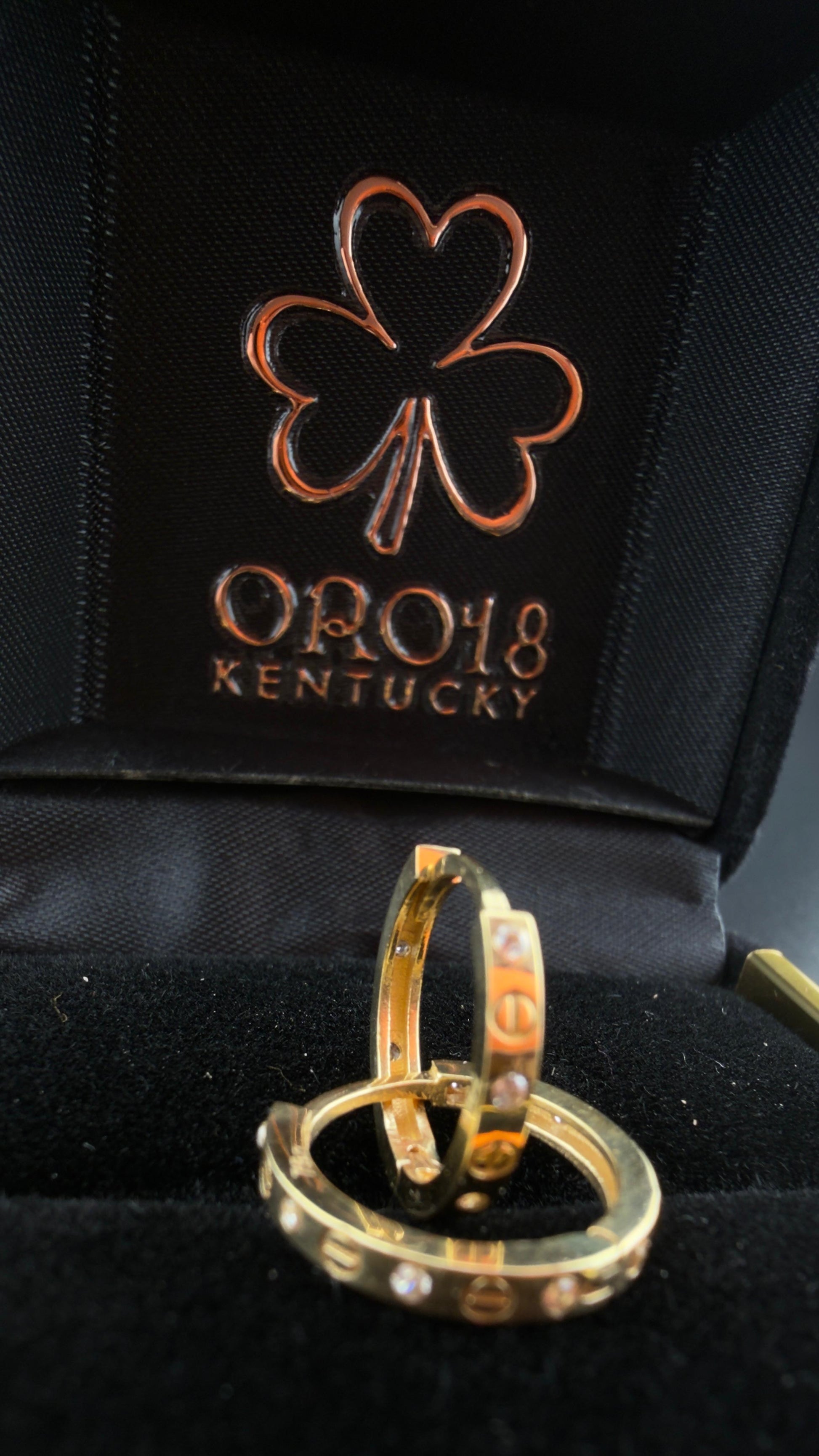 Double-C Hoops 18k.