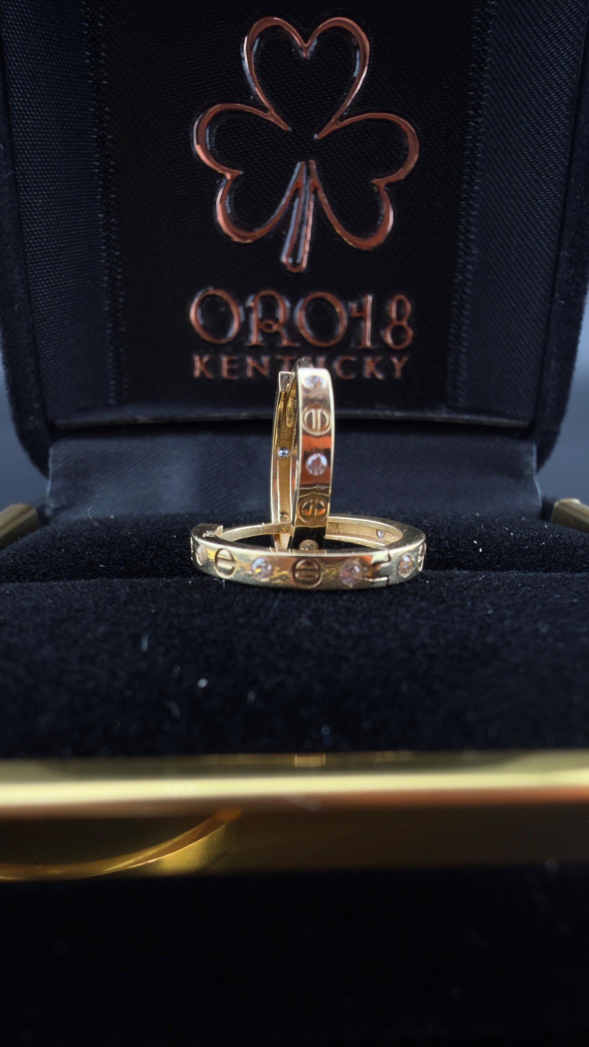 Double-C Hoops 18k.
