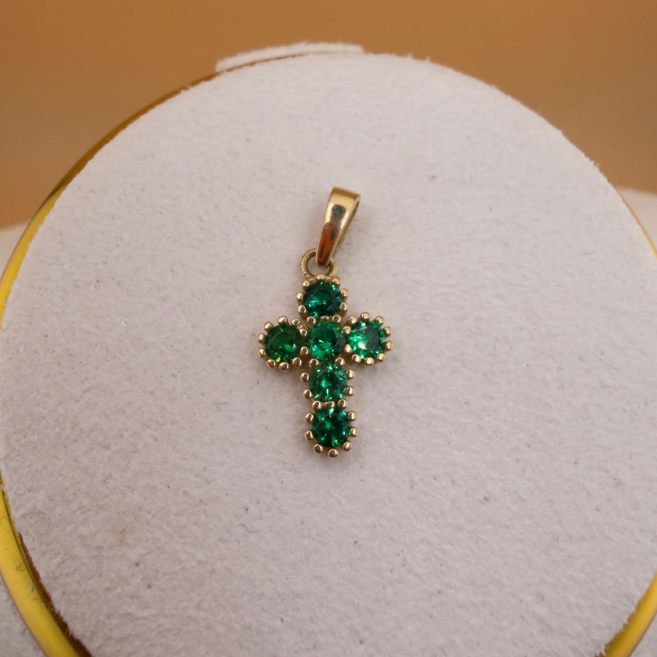 Green Cross Pendant 18k.