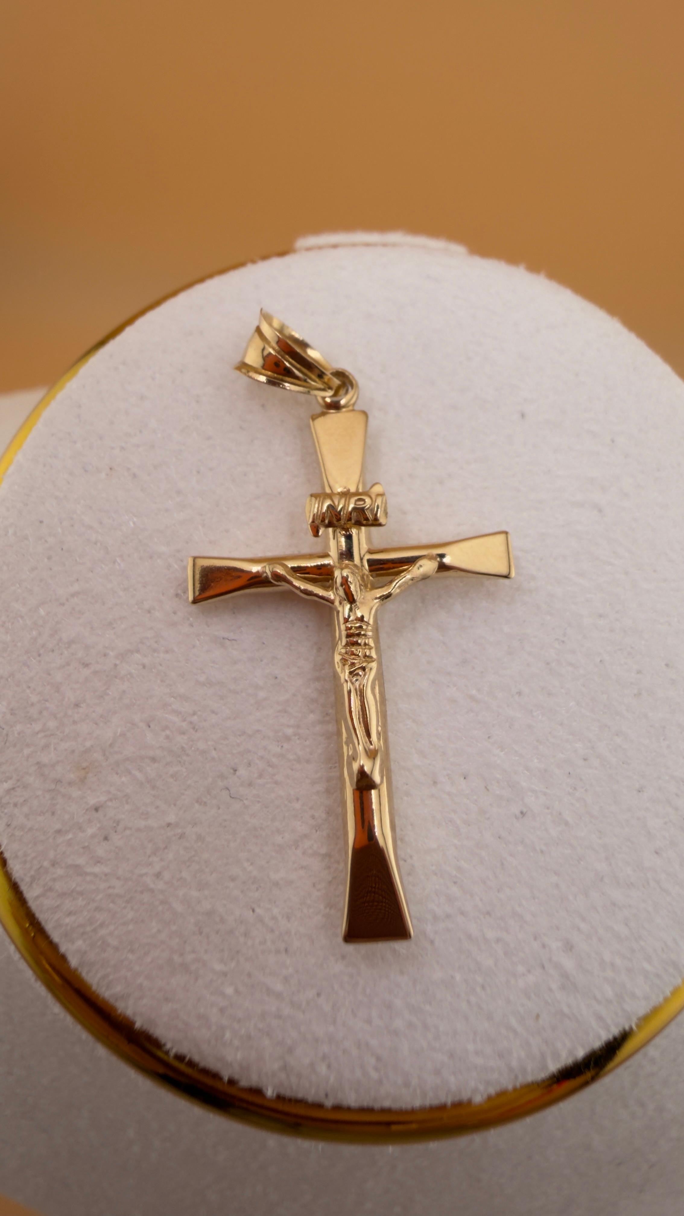 INRI Cross Pendant 18k.