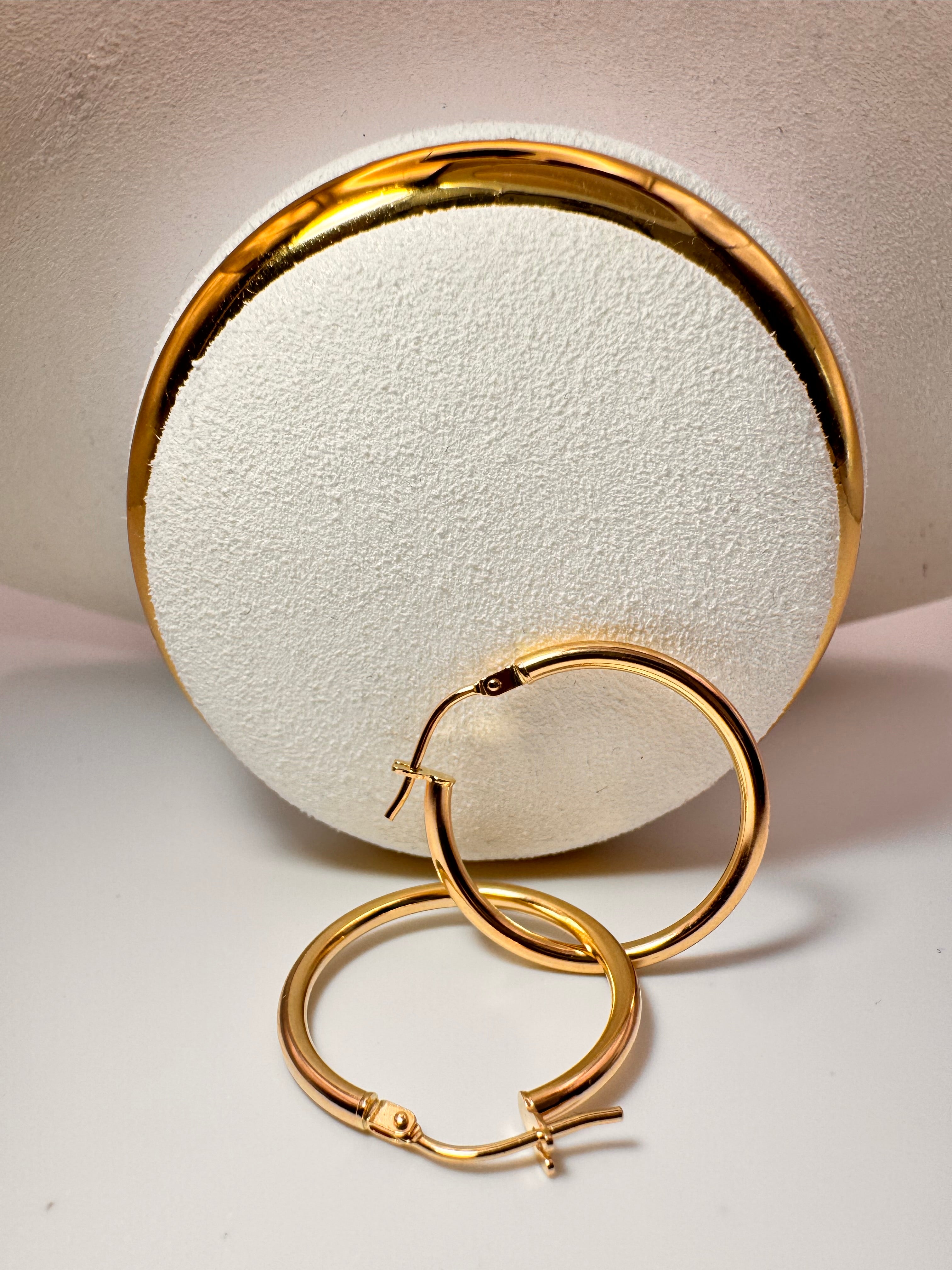 Classic Hoops 18k