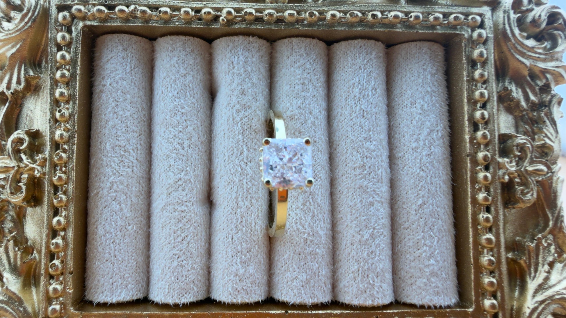 Solitary Square Cut Ring 18k, # 6,7,8