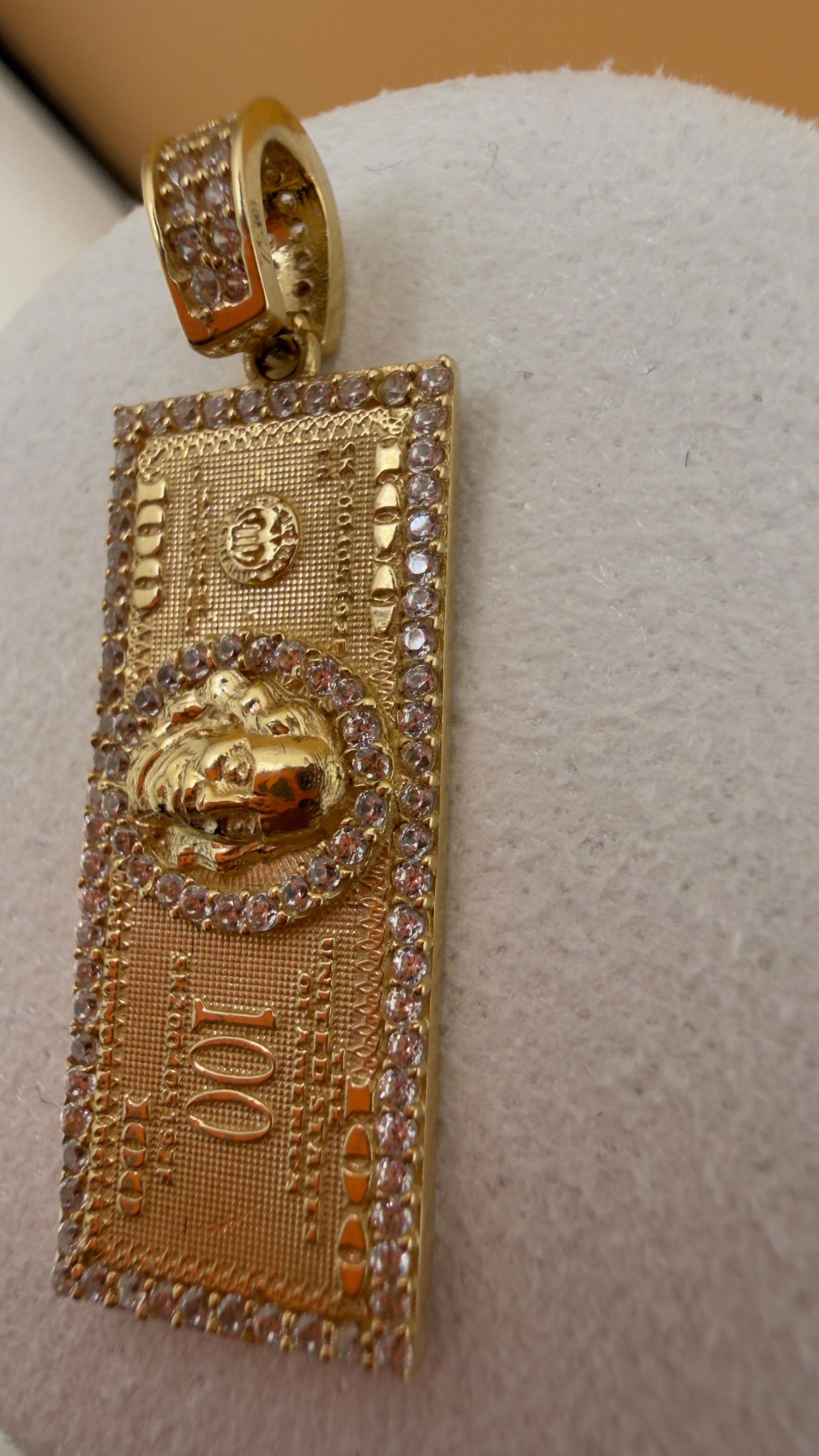 Benjamin of Gold Pendant 18k