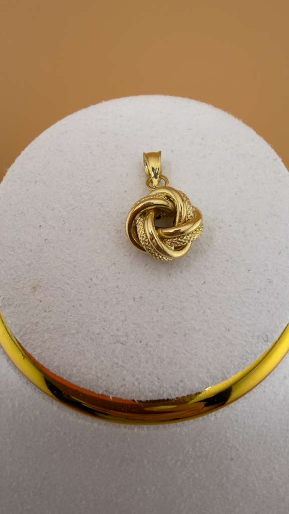 Gold Ribbon Pendant 18k
