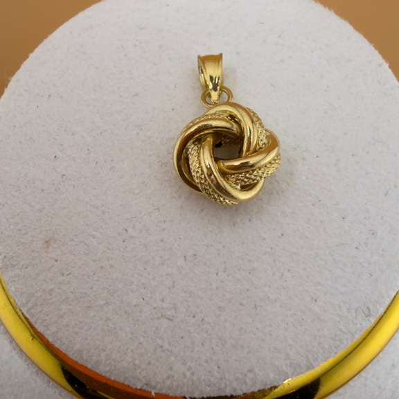 Gold Ribbon Pendant 18k