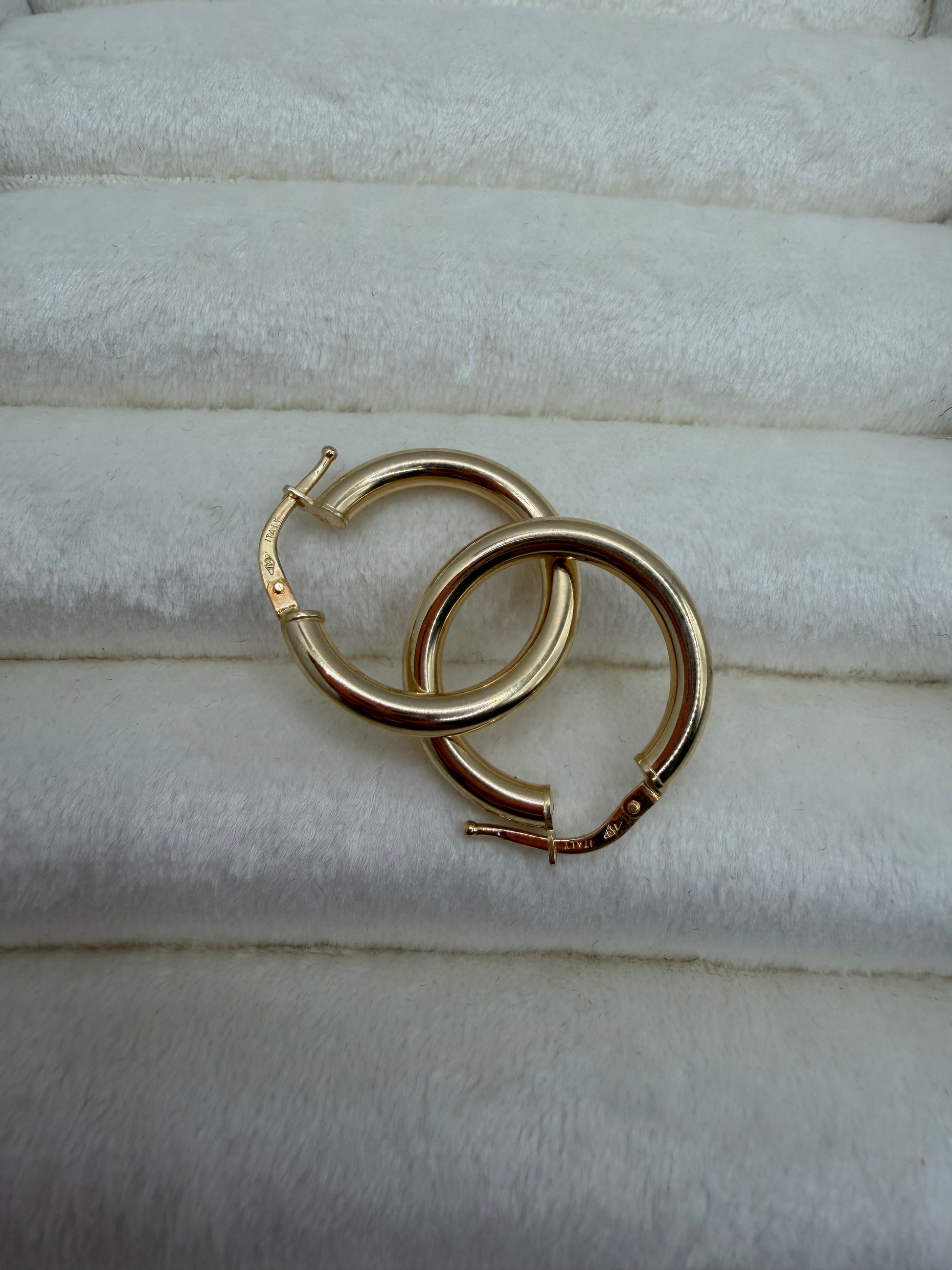Cylindrical Hoops 18k