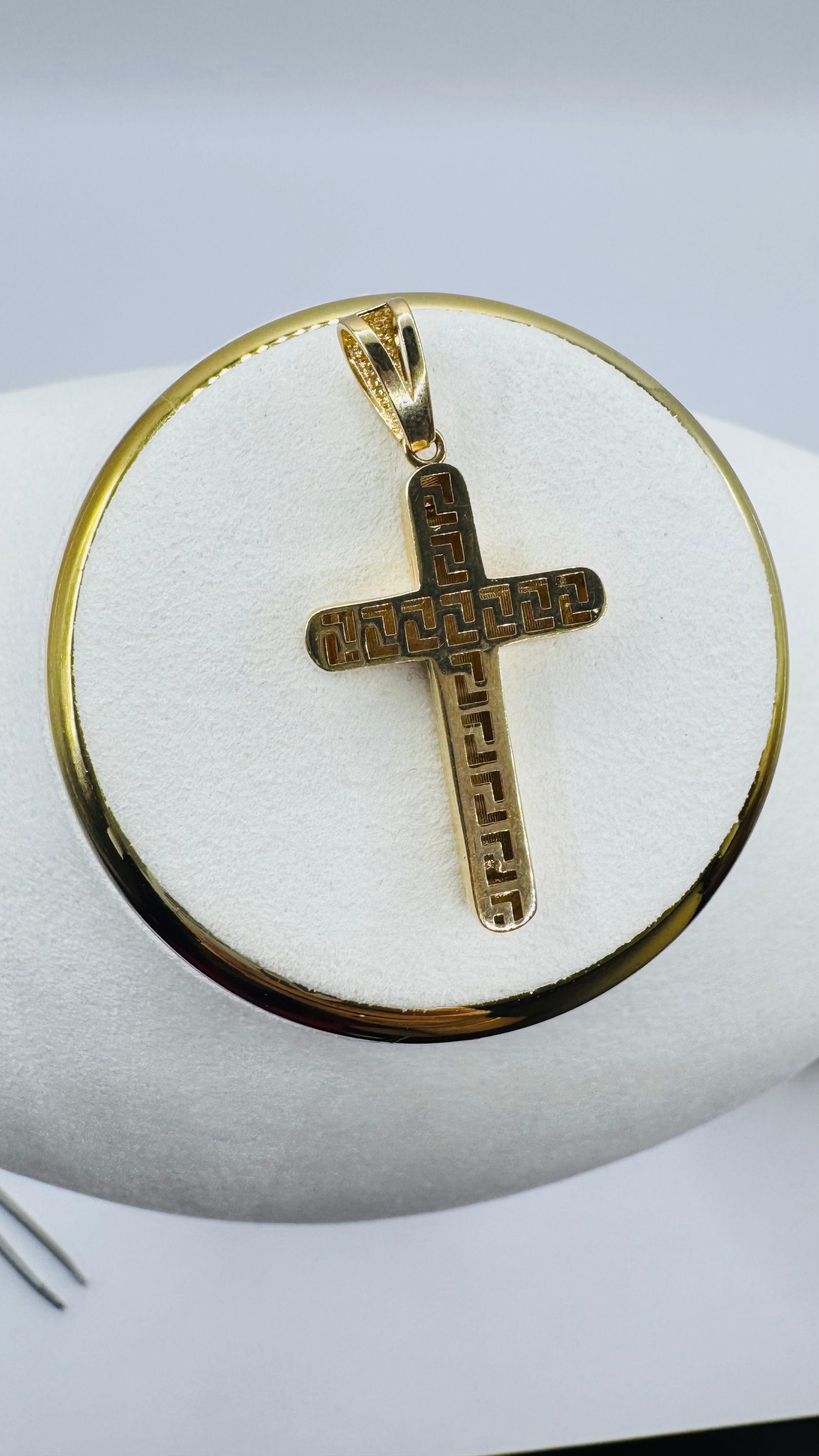 Medium Exclusive Cross Charm 18k