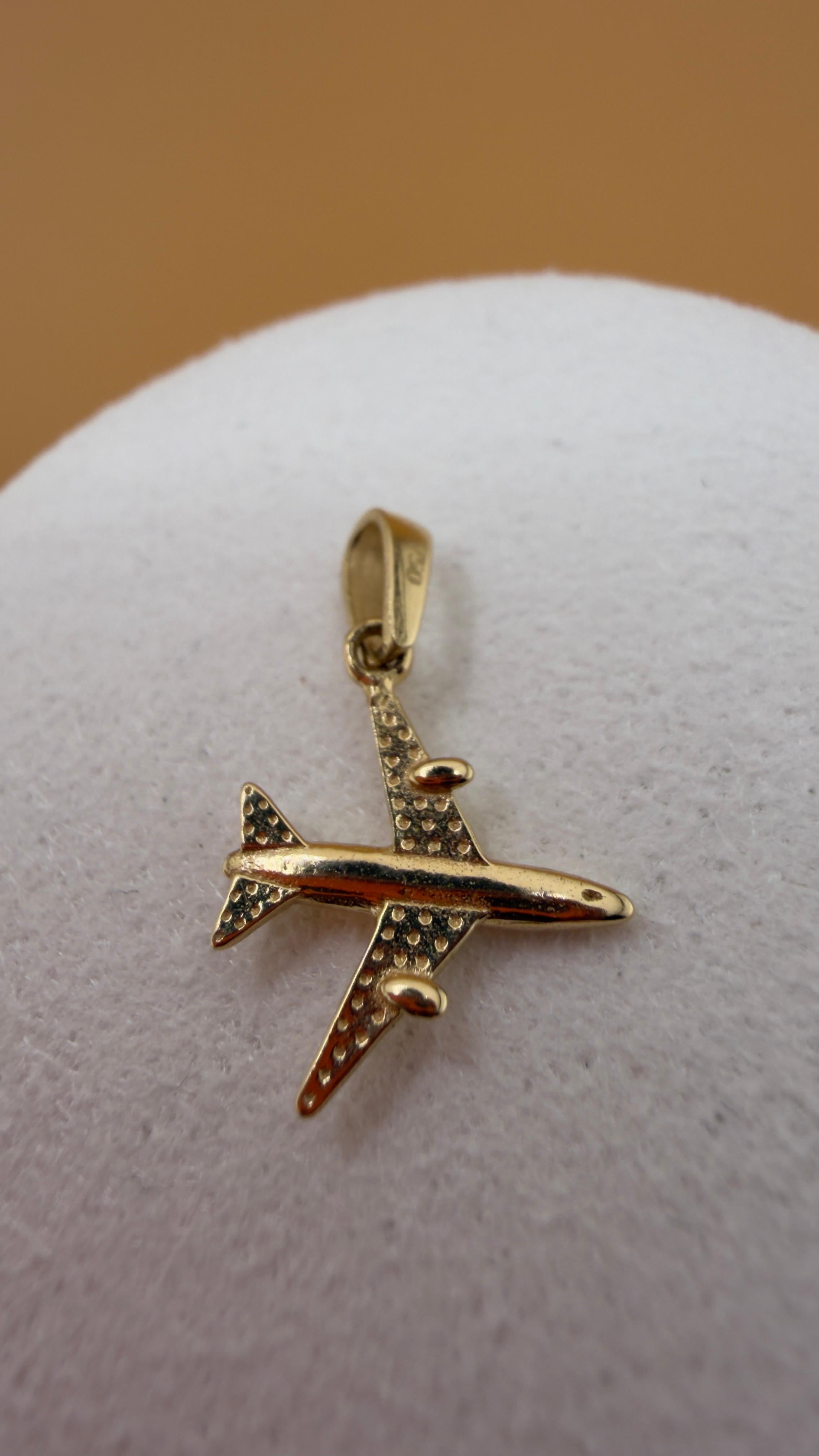 Golden Flight Pendant 18k.