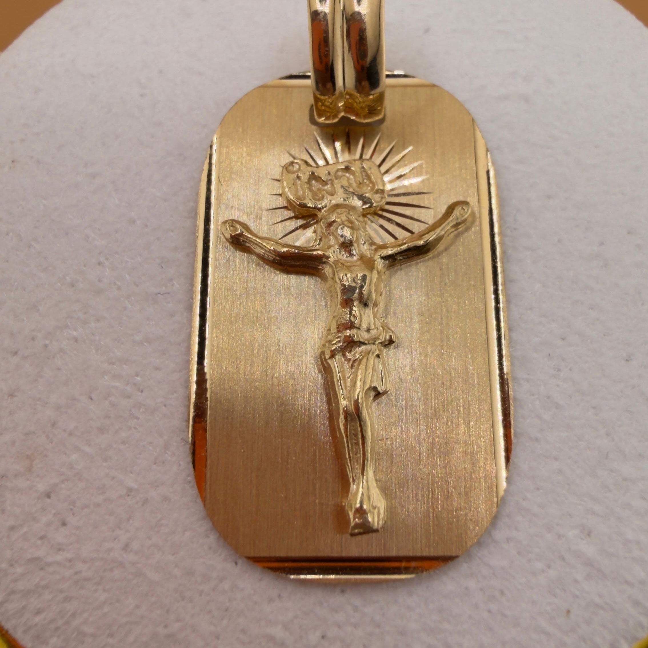 INRI Plaque Pendant 18k.