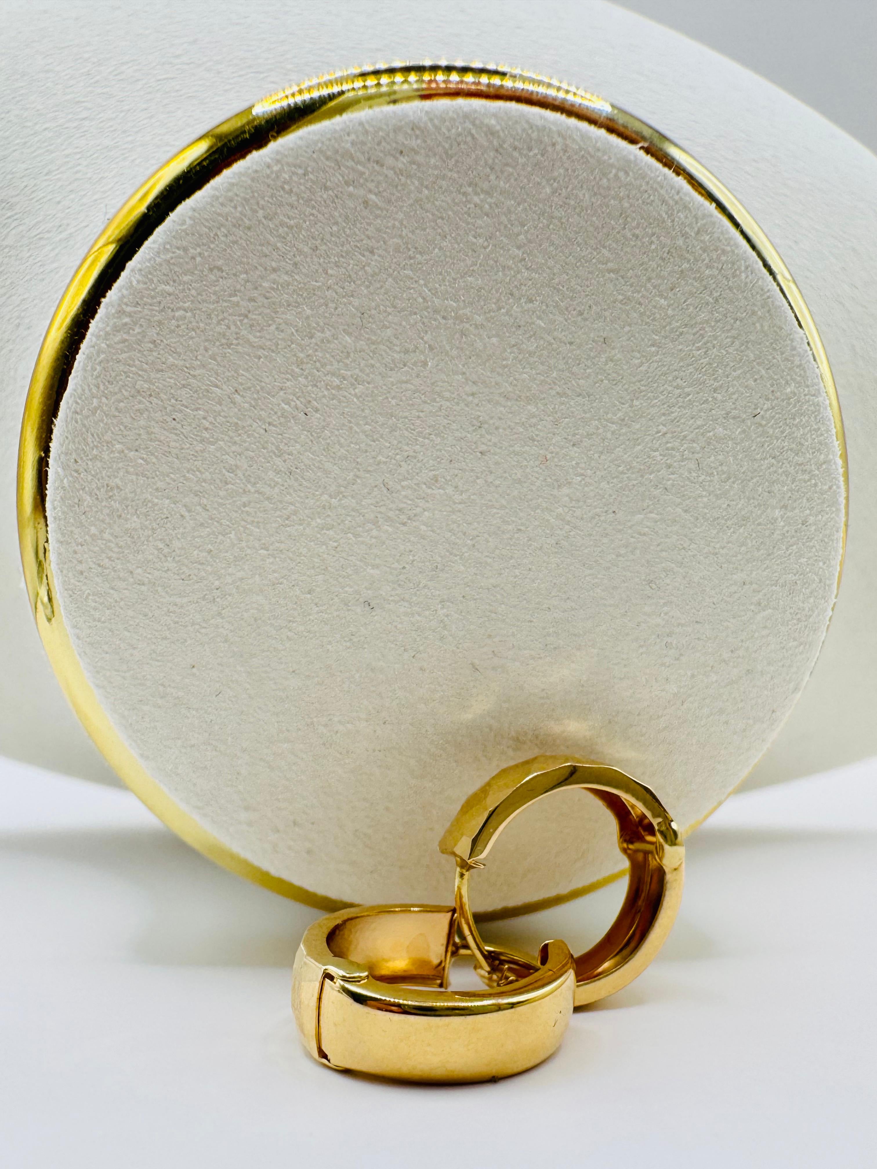 Classic Closed Hoops 18k