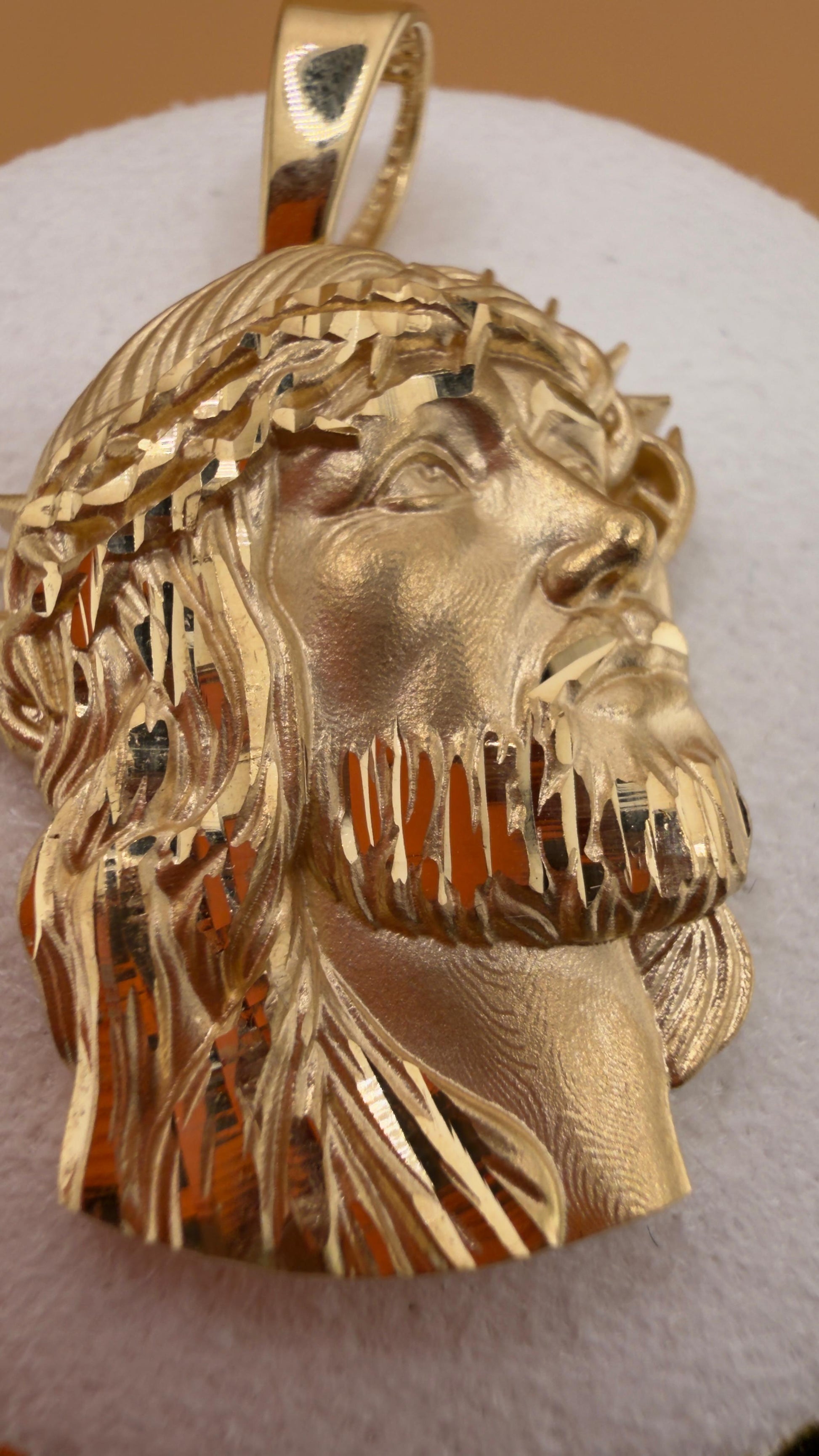 Sacred Face INRI Pendant 18k.