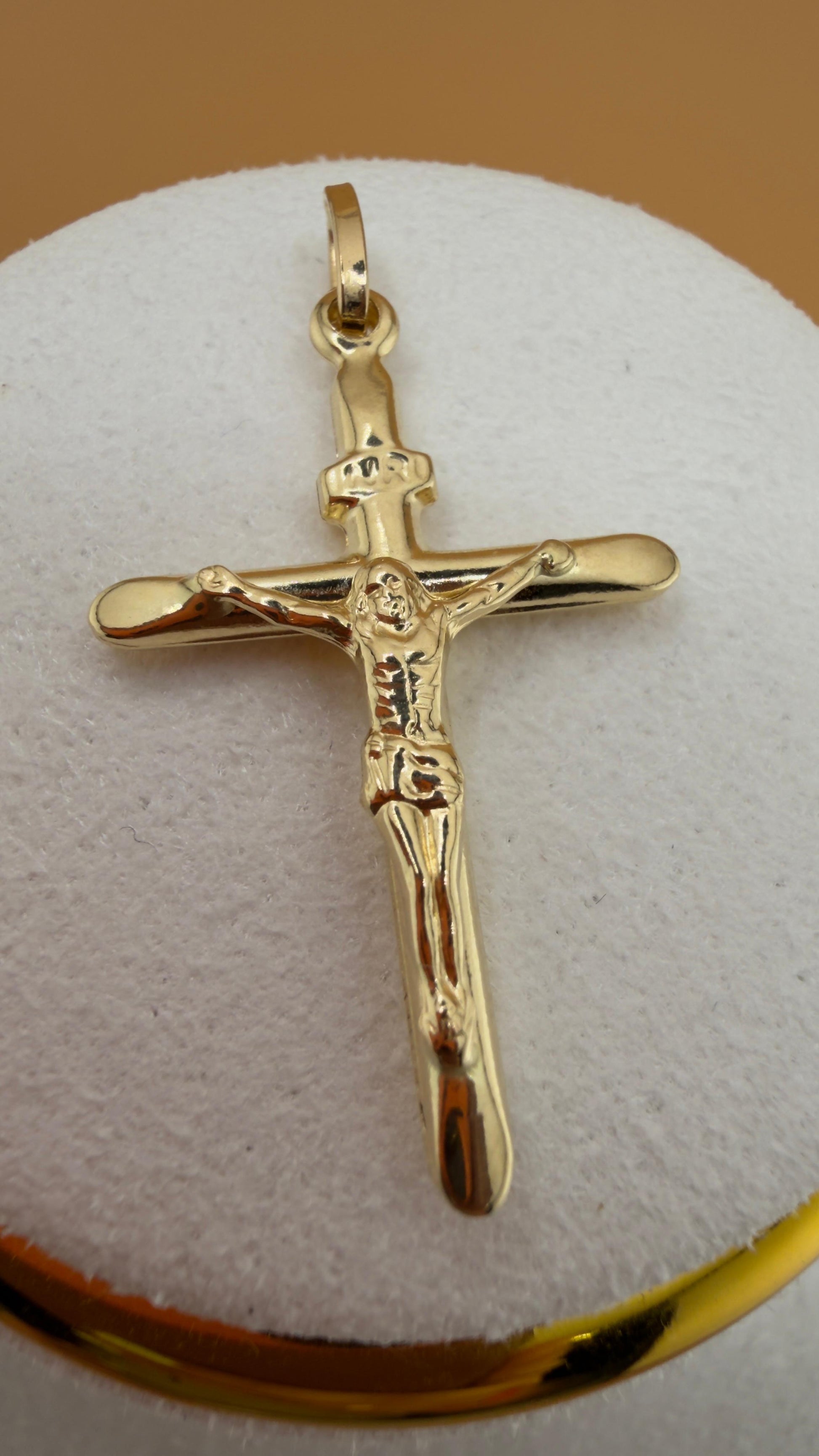 Cross INRI Pendant 18k.