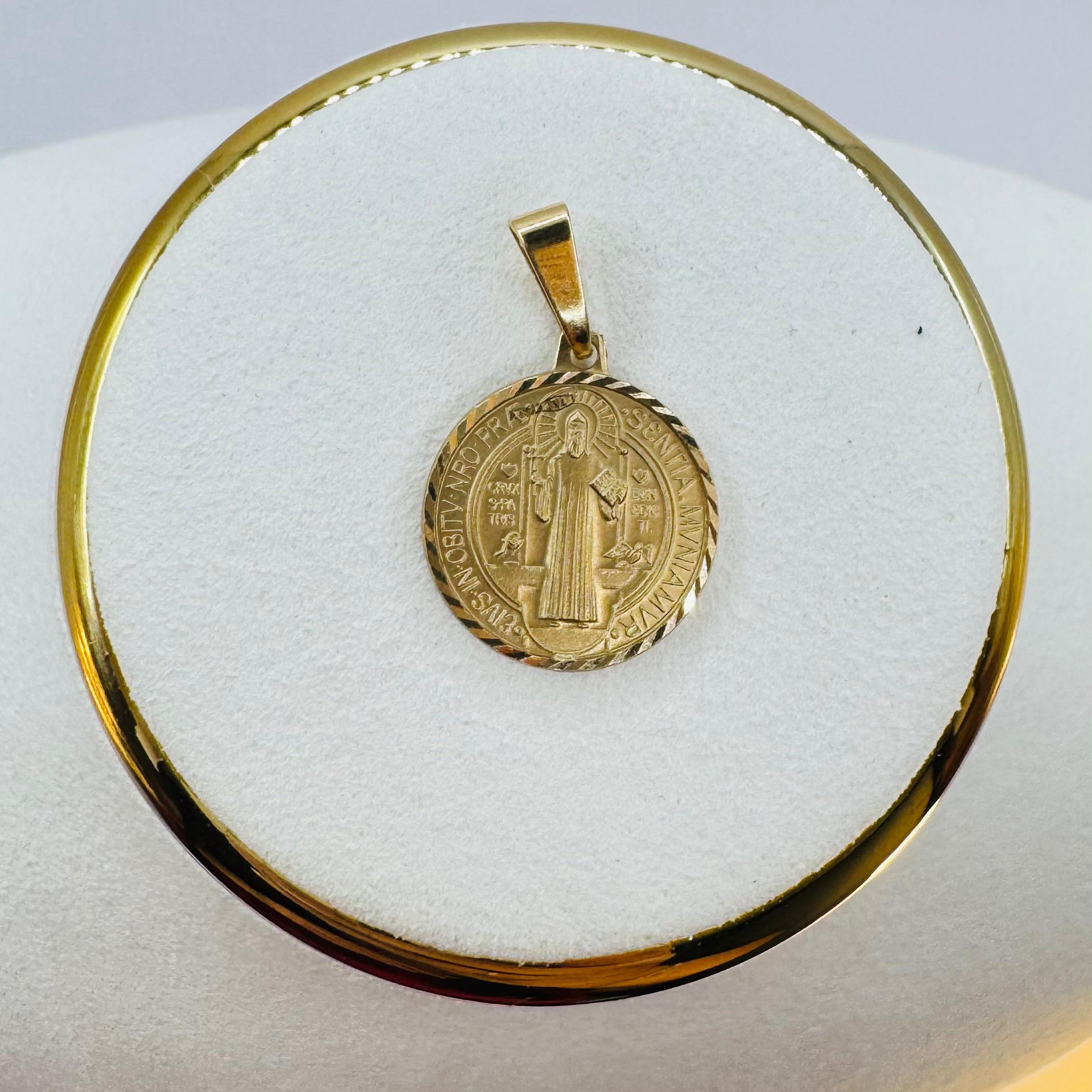 San Benito de Palermo Charm 18k