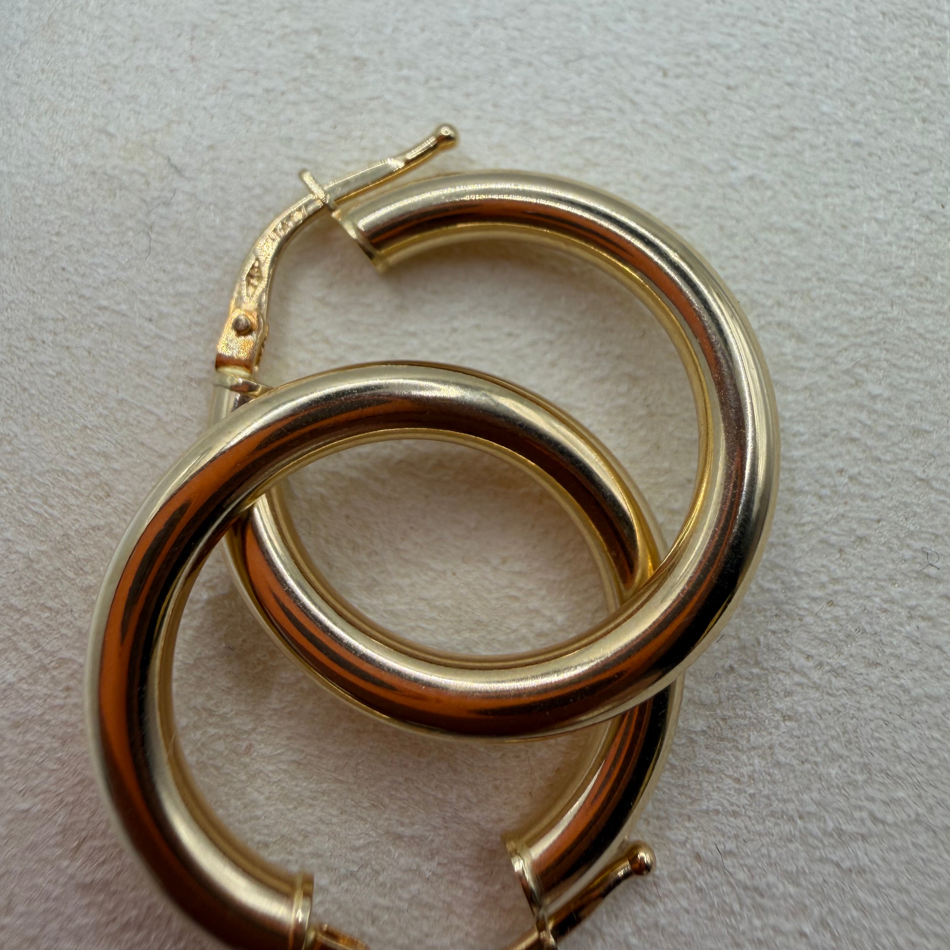 Aros Satin Gold Hoops 18k