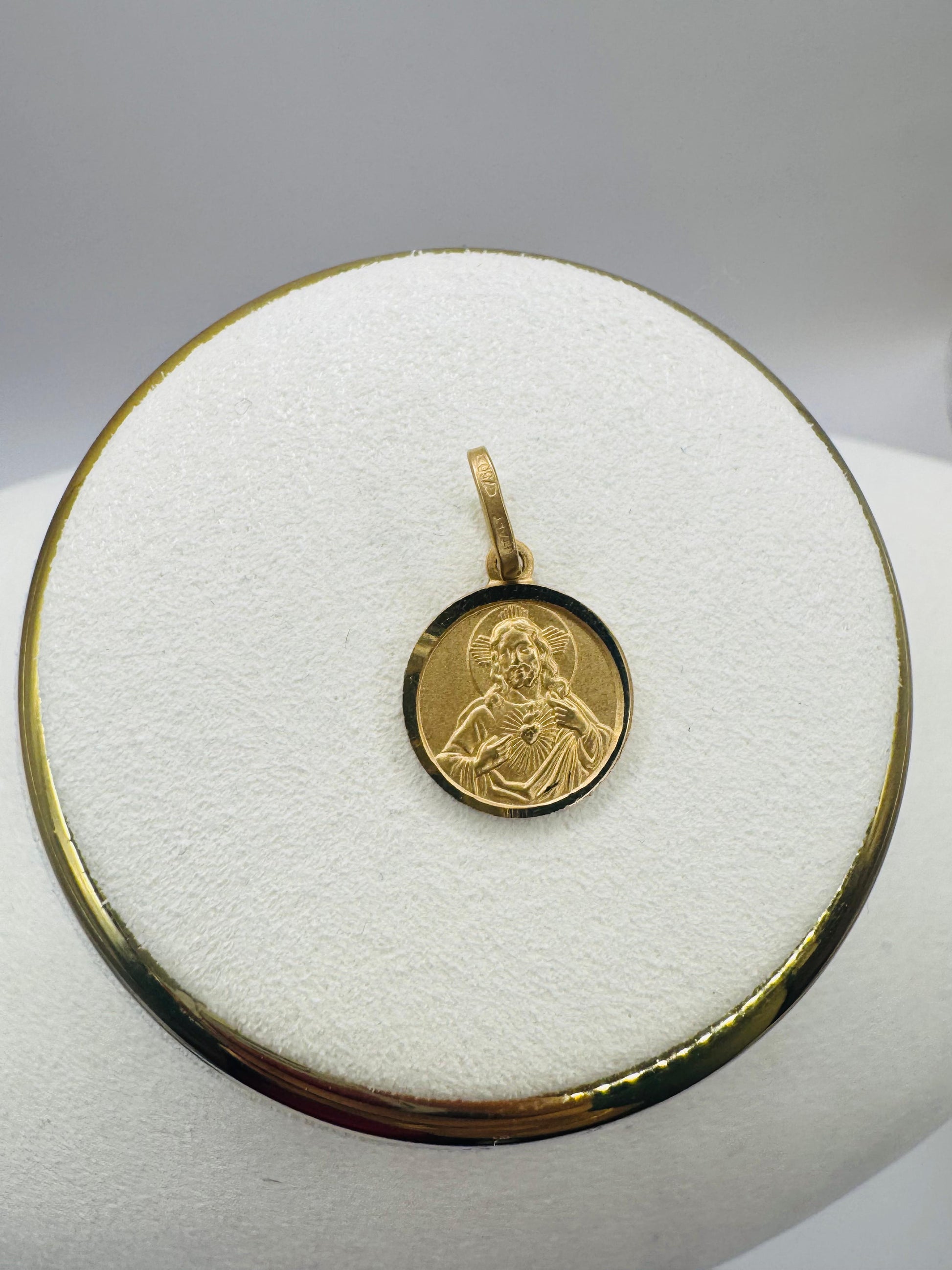 Jesus of Mercy Pendants 18k