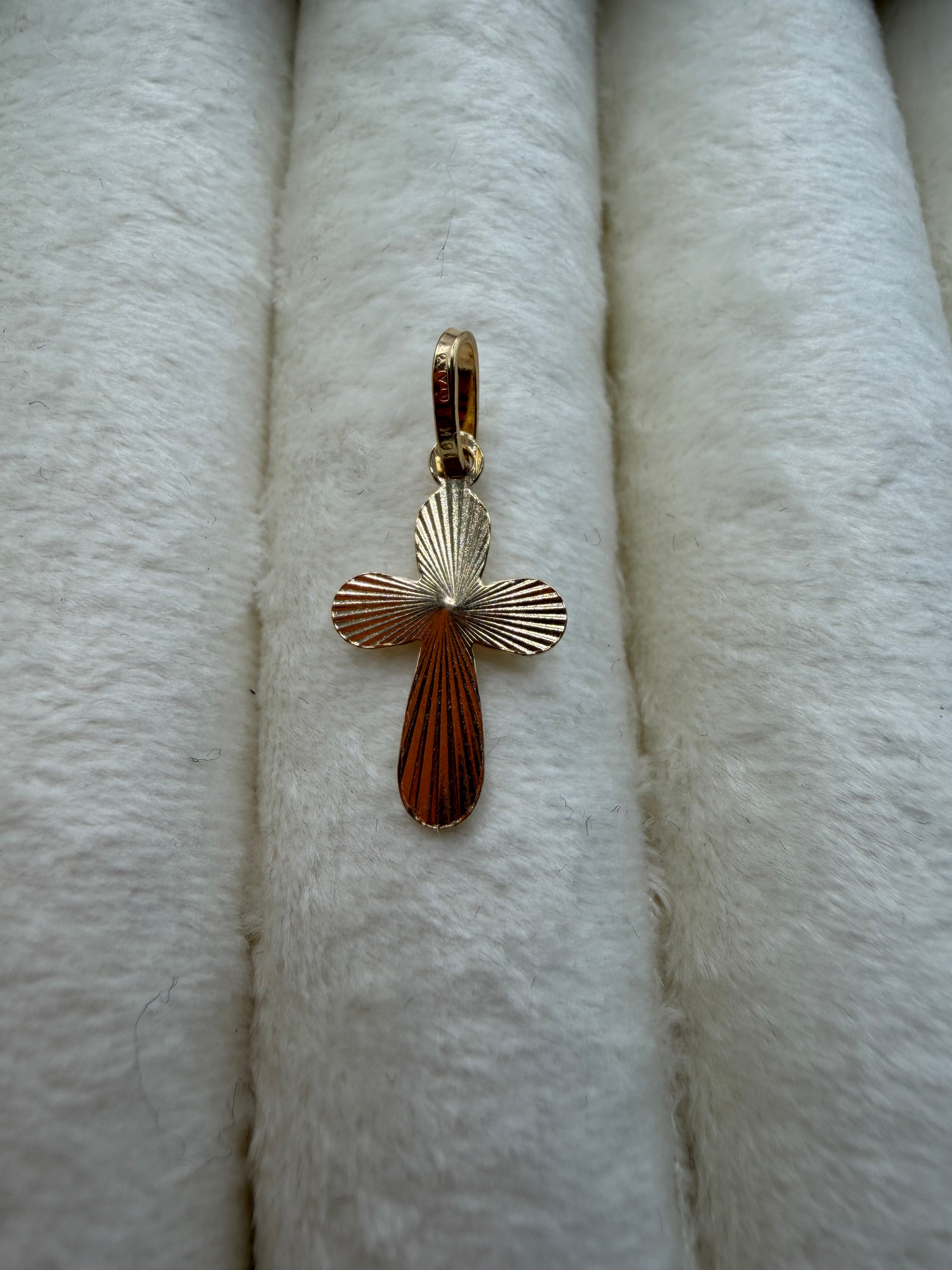 Corrugated Cross Pendant 18k