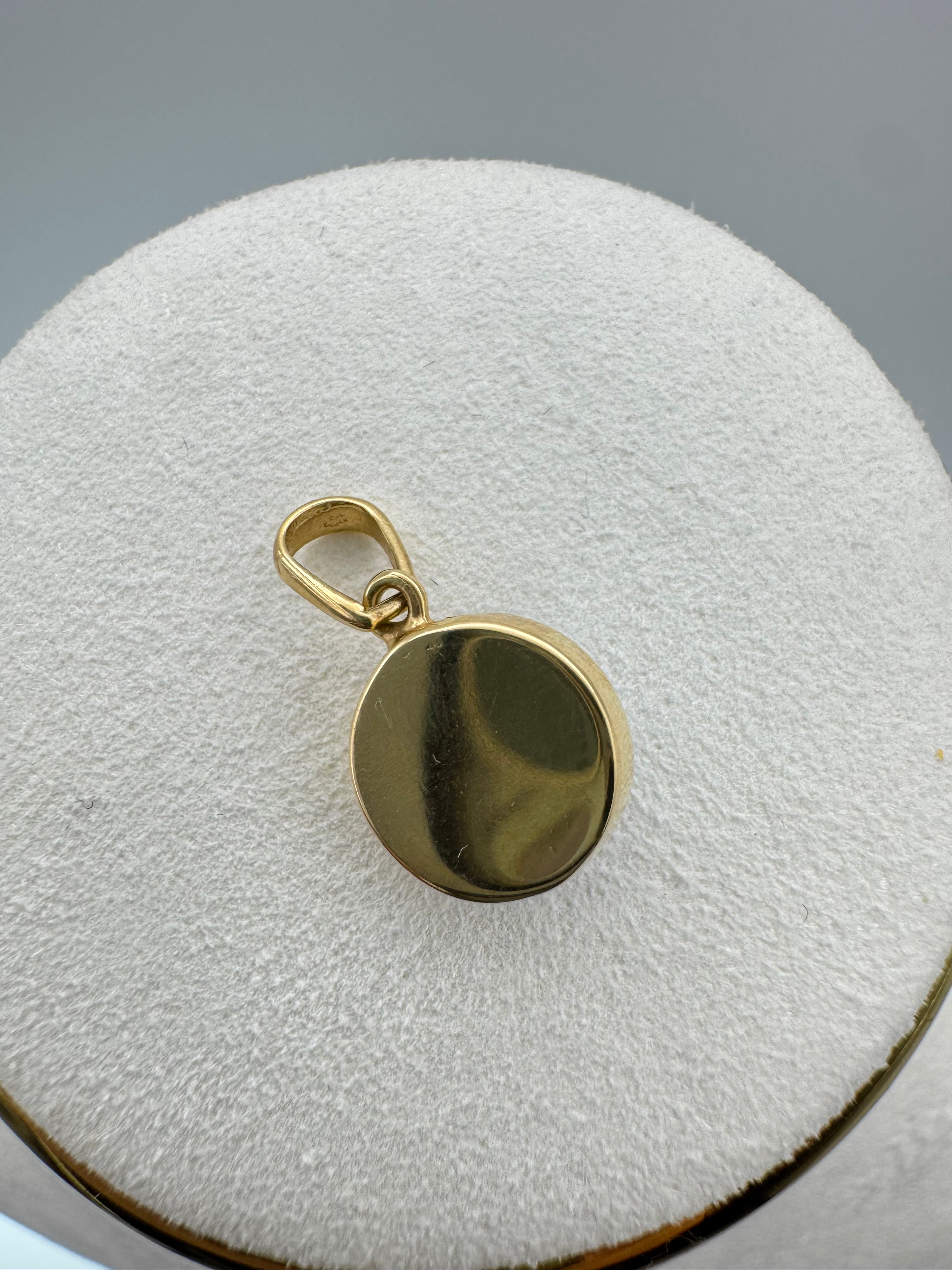 Golden Iris Eye Charm 18k