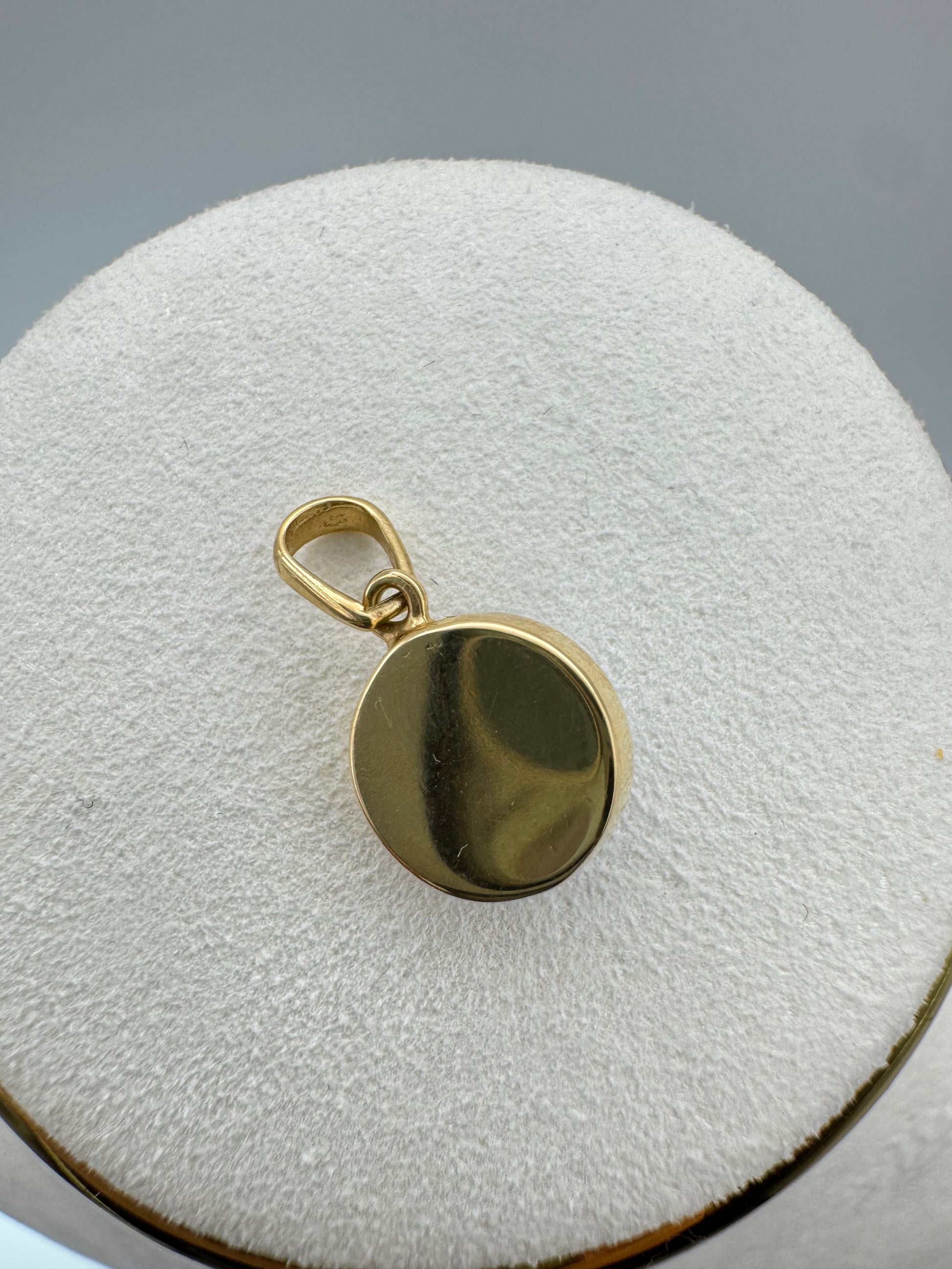 Golden Iris Eye Charm 18k