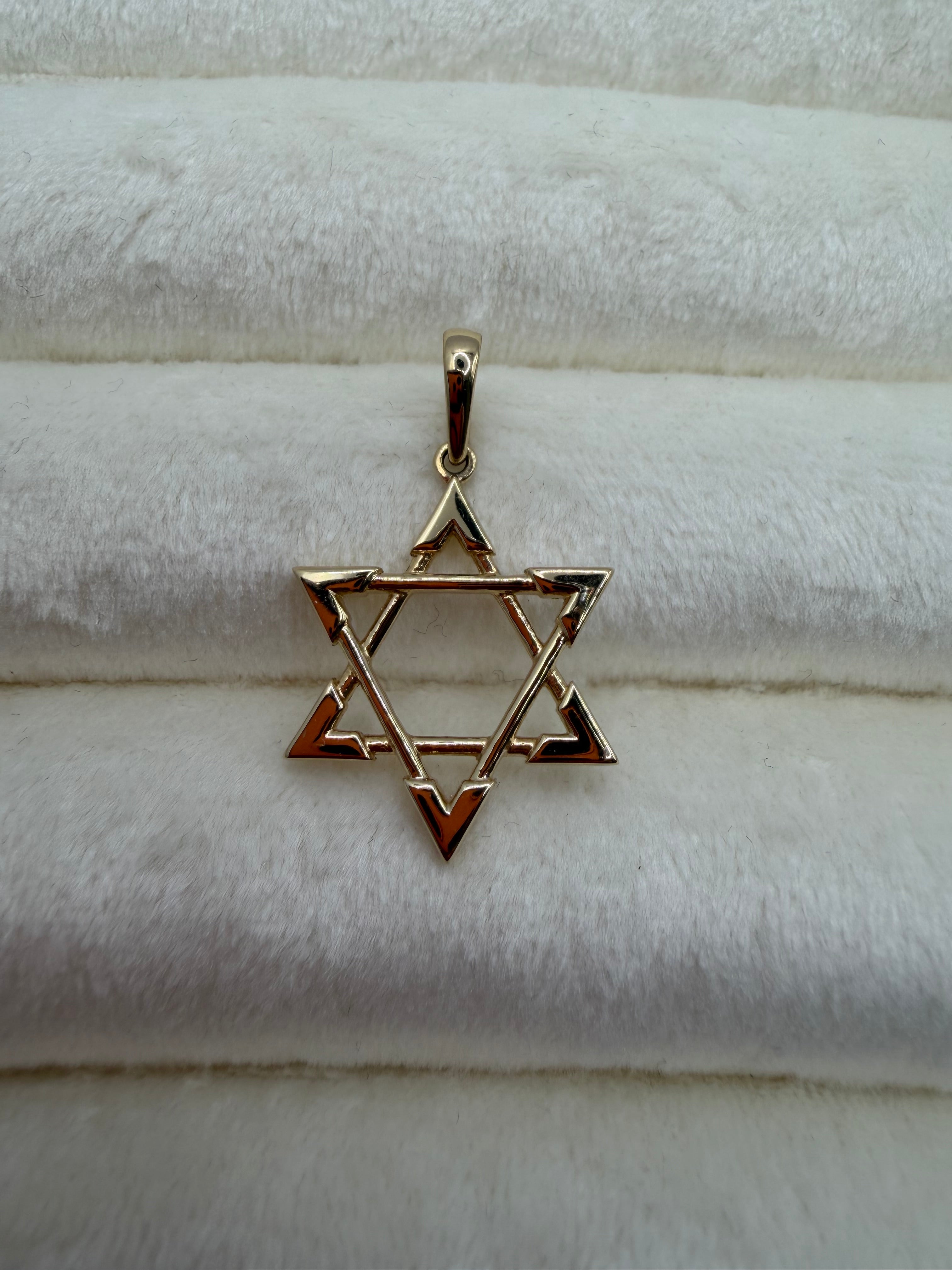 Star Pendant 18k