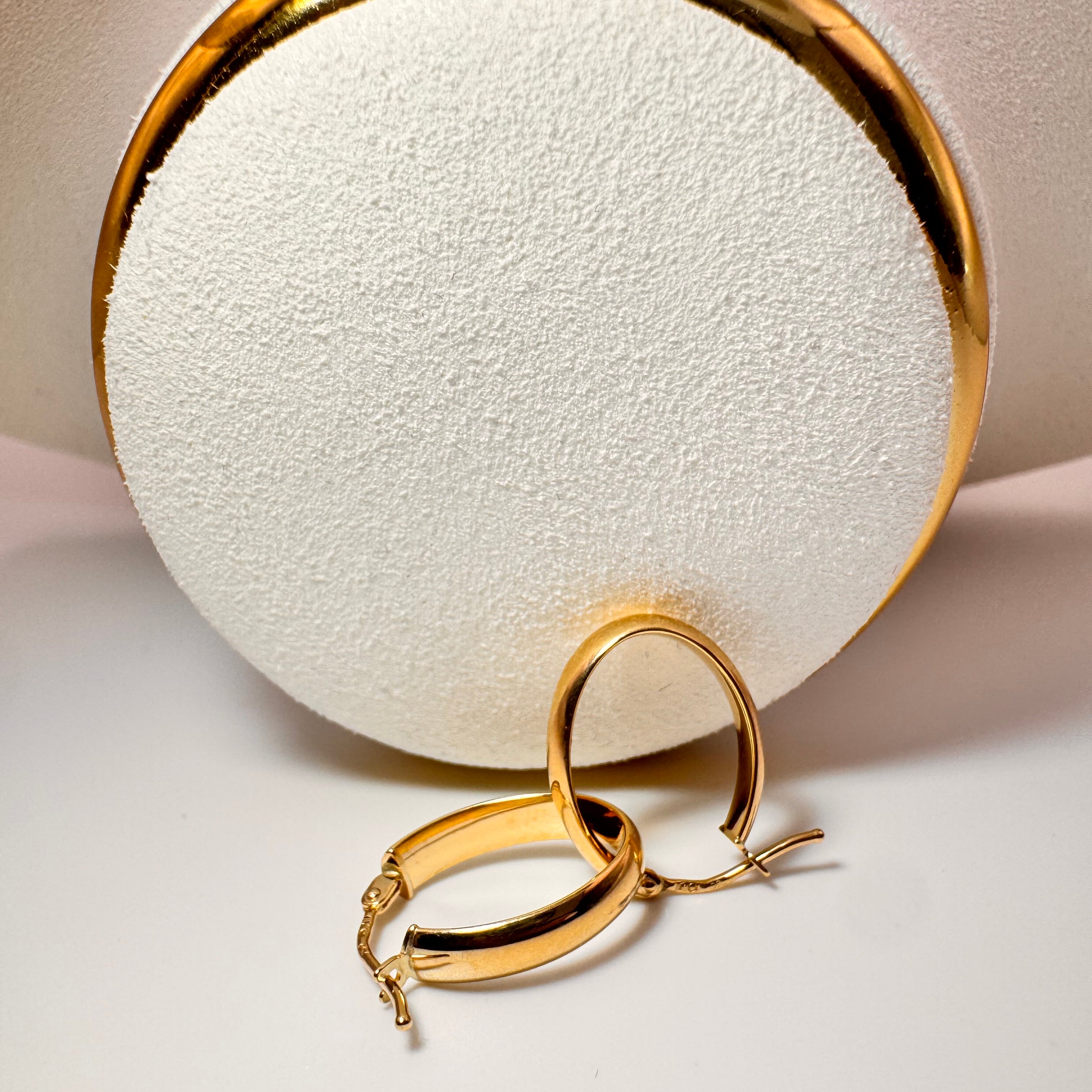 Small Oval Hoops 18k