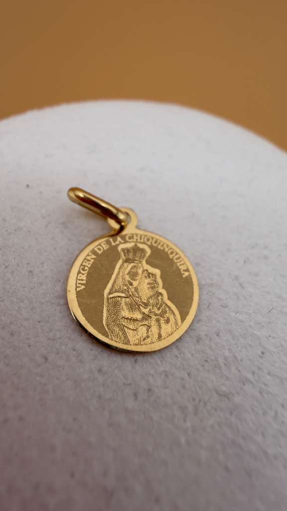 Chinita Pendant 18k.