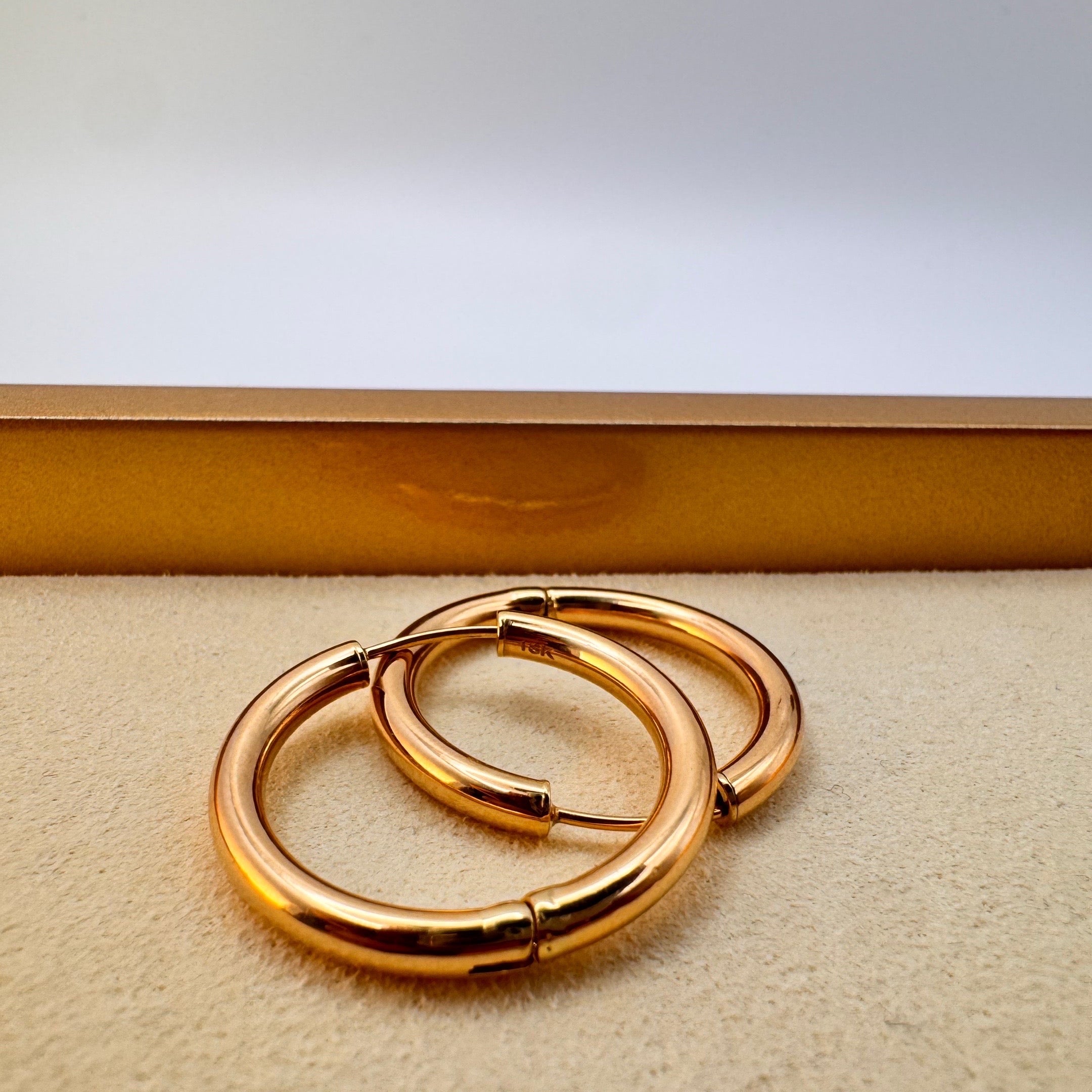 Classic Earrings 18K