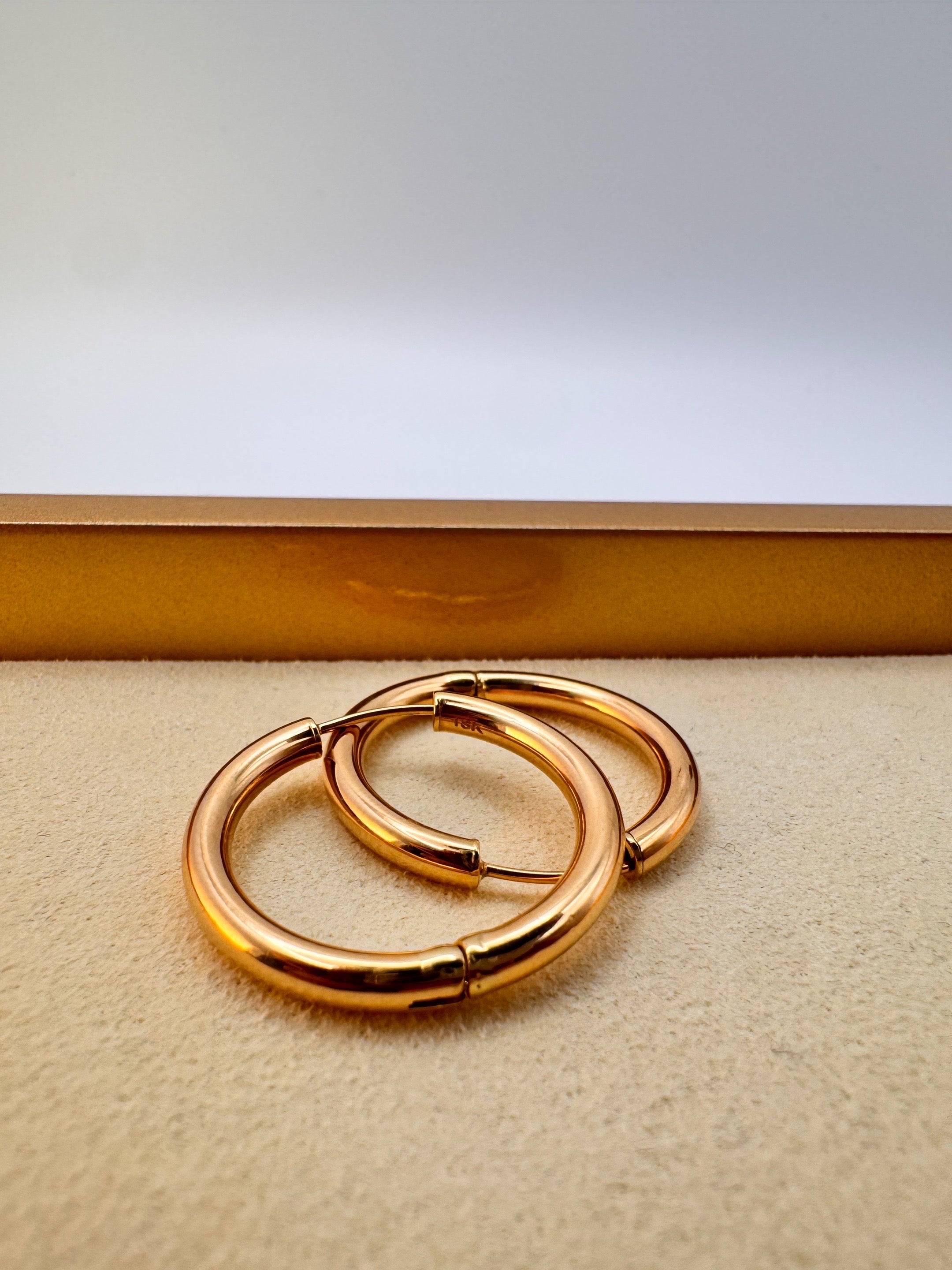 Classic Earrings 18K