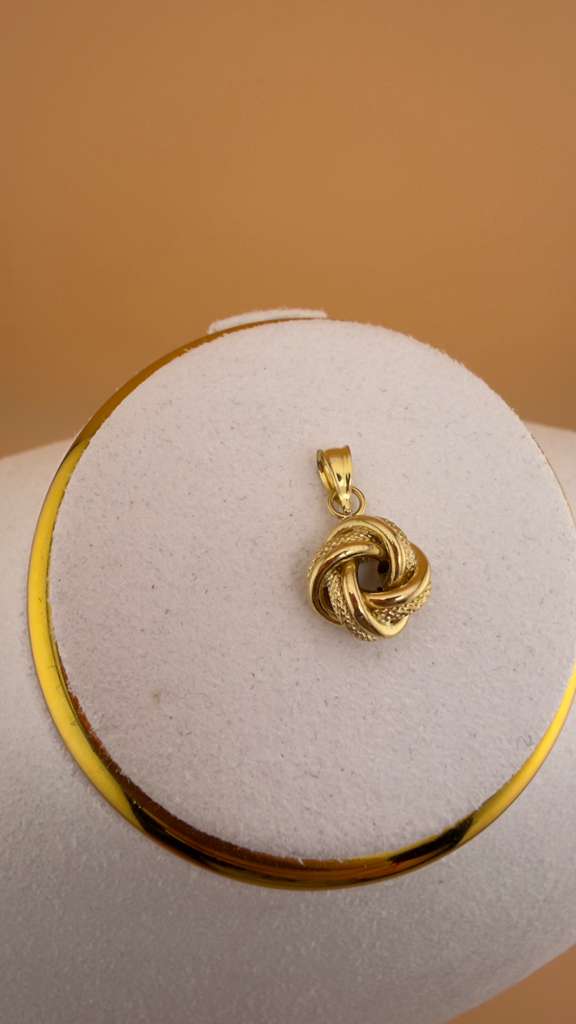 Gold Ribbon Pendant 18k
