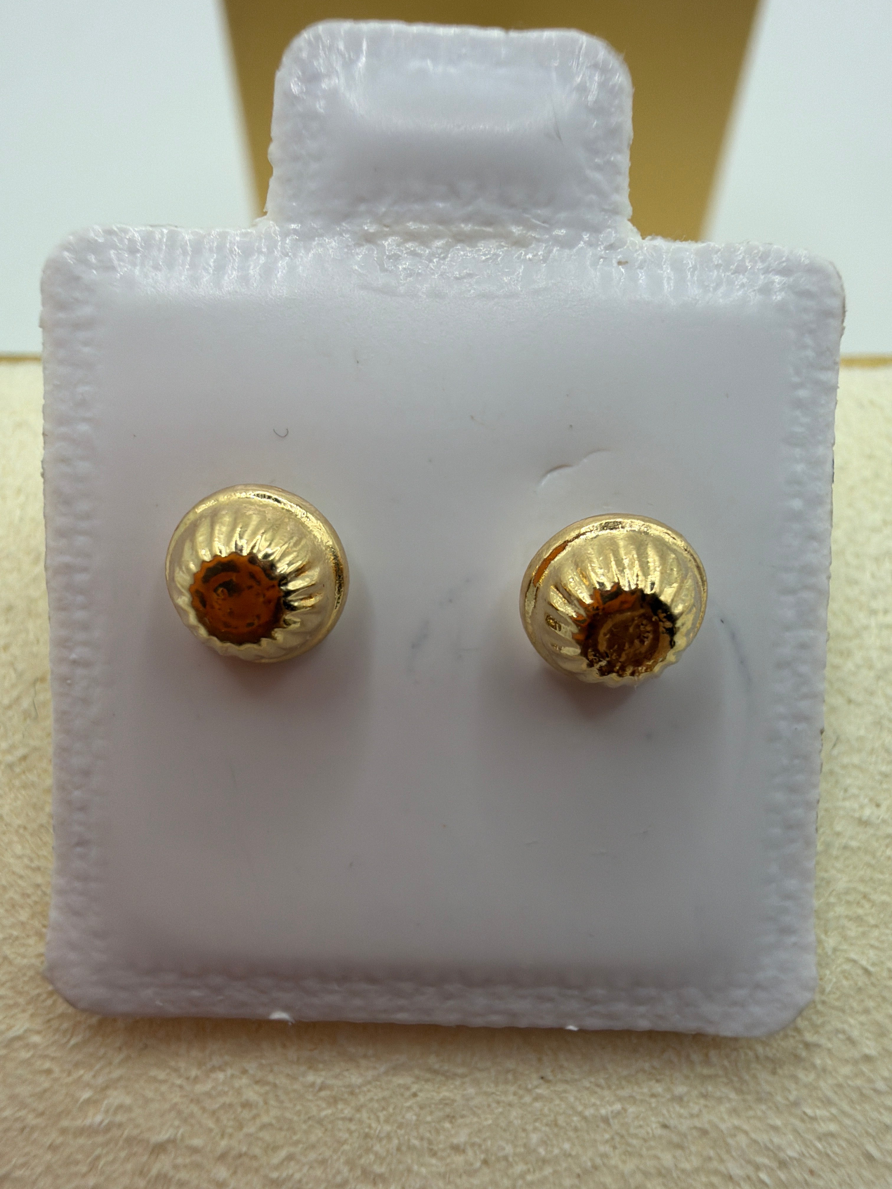 Emerald Heart Stud Earrings 18k