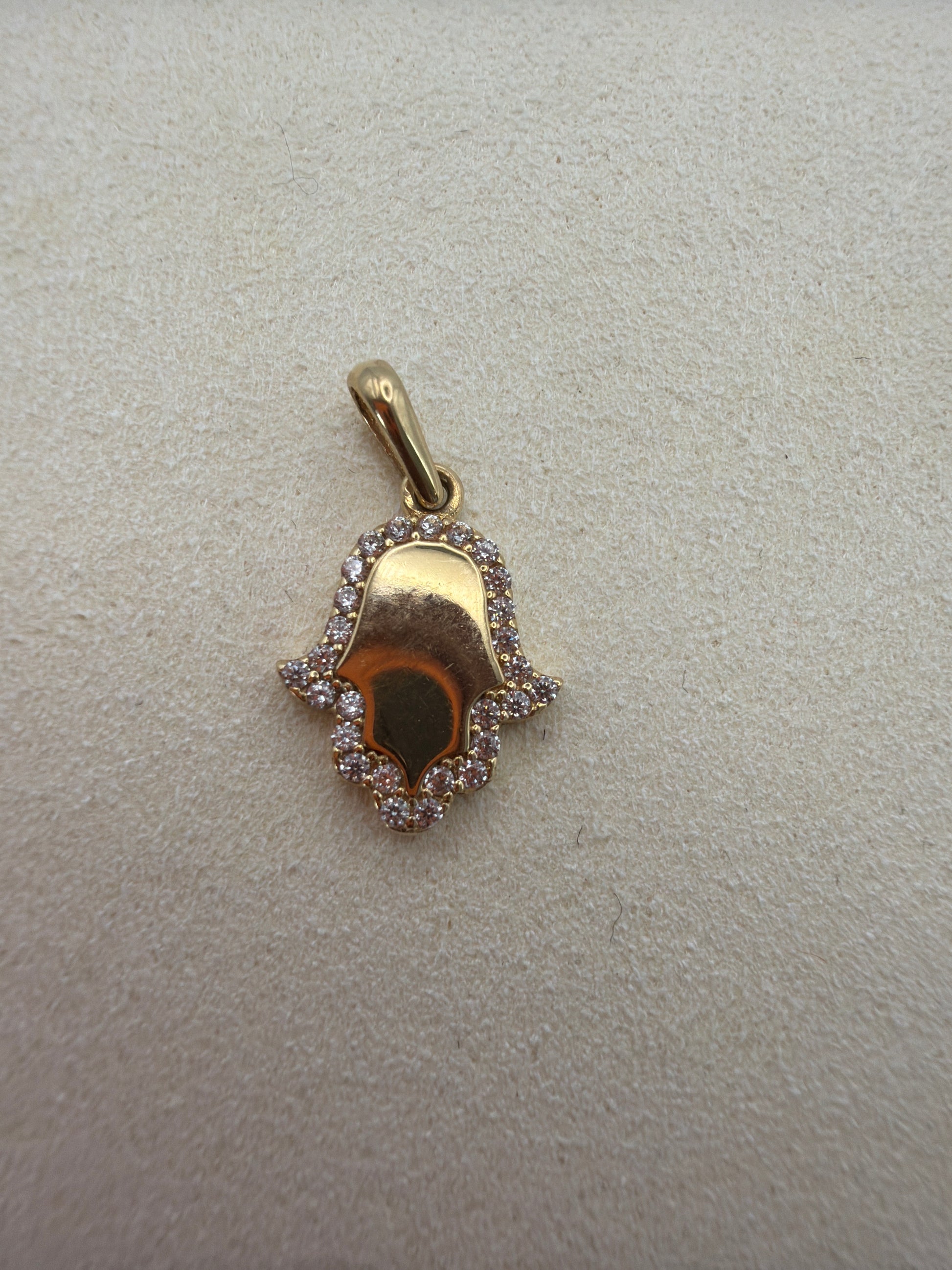 Hand of Fatima Pendant 18k