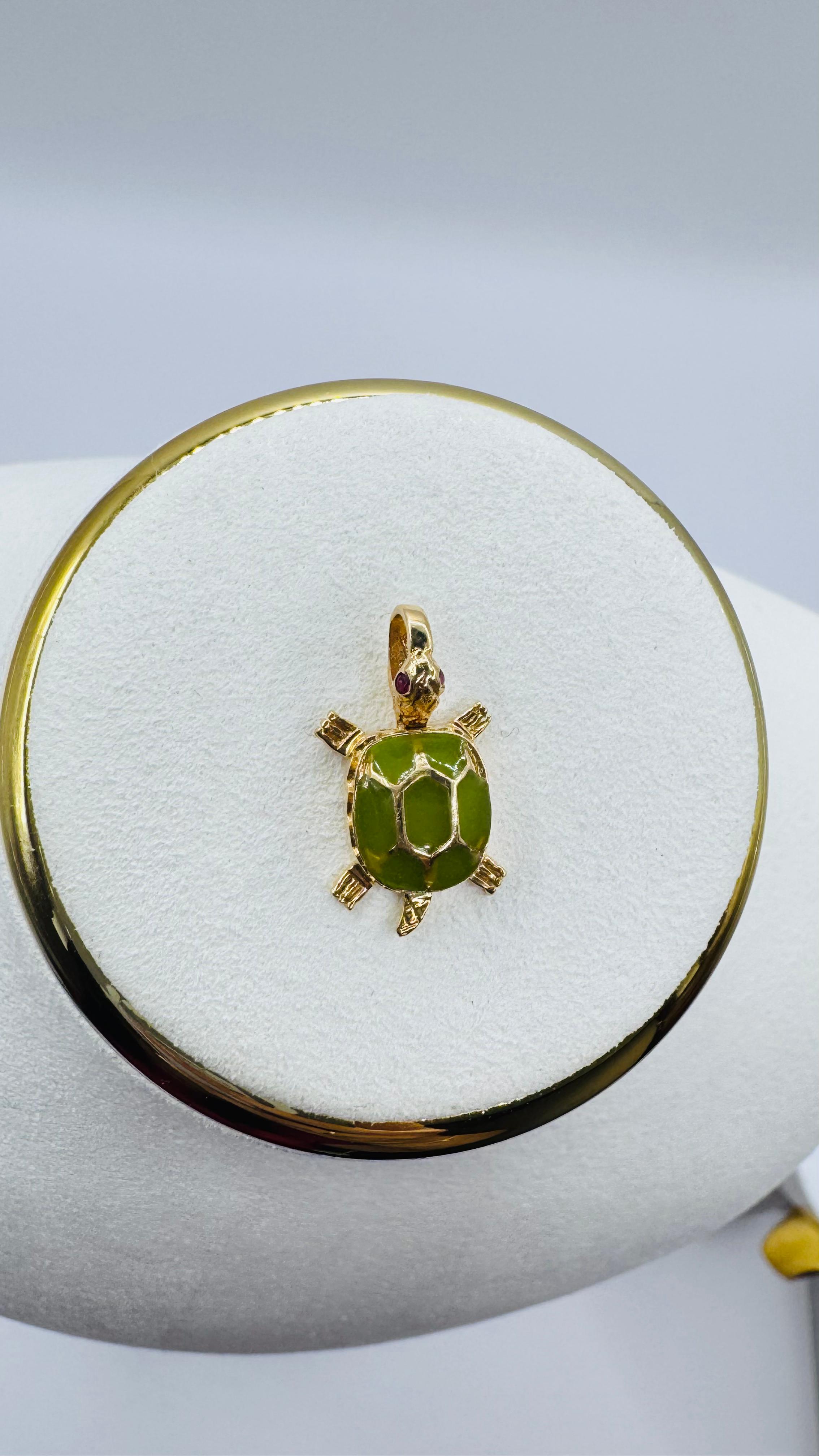Movable Turtle Charm 18k