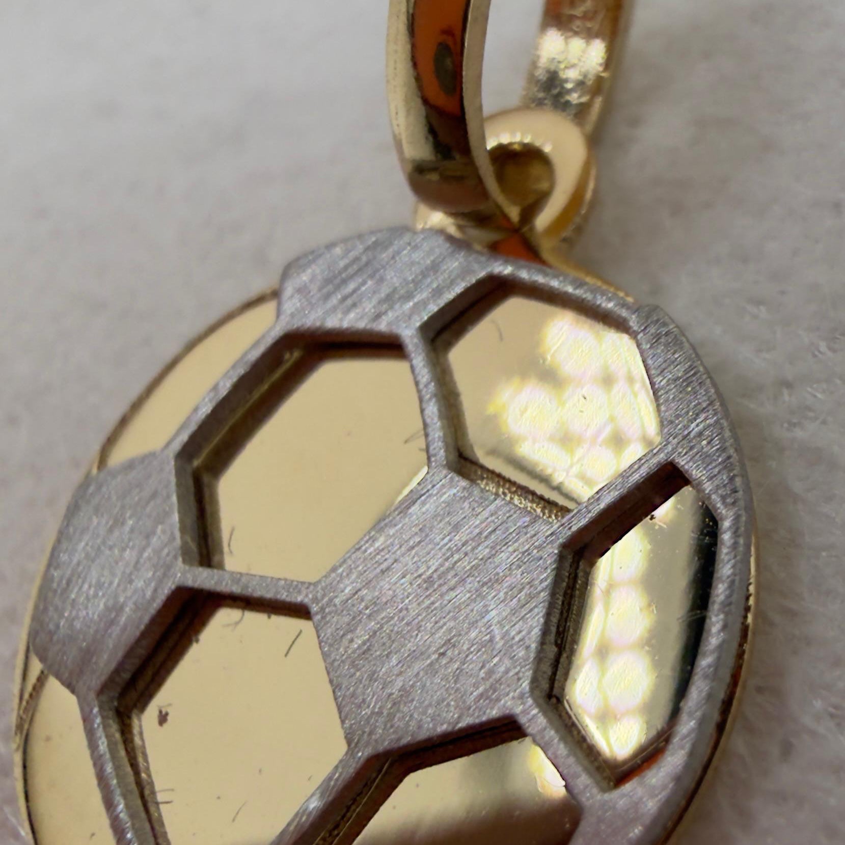 Elite Ball Pendant 18k.